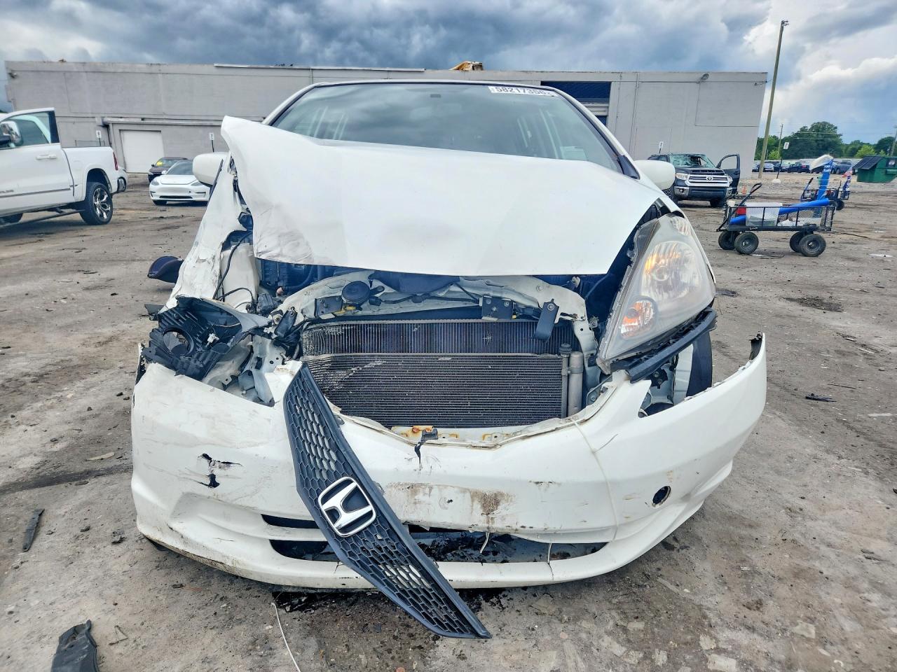 2013 Honda Fit White vin: JHMGE8H32DC080448