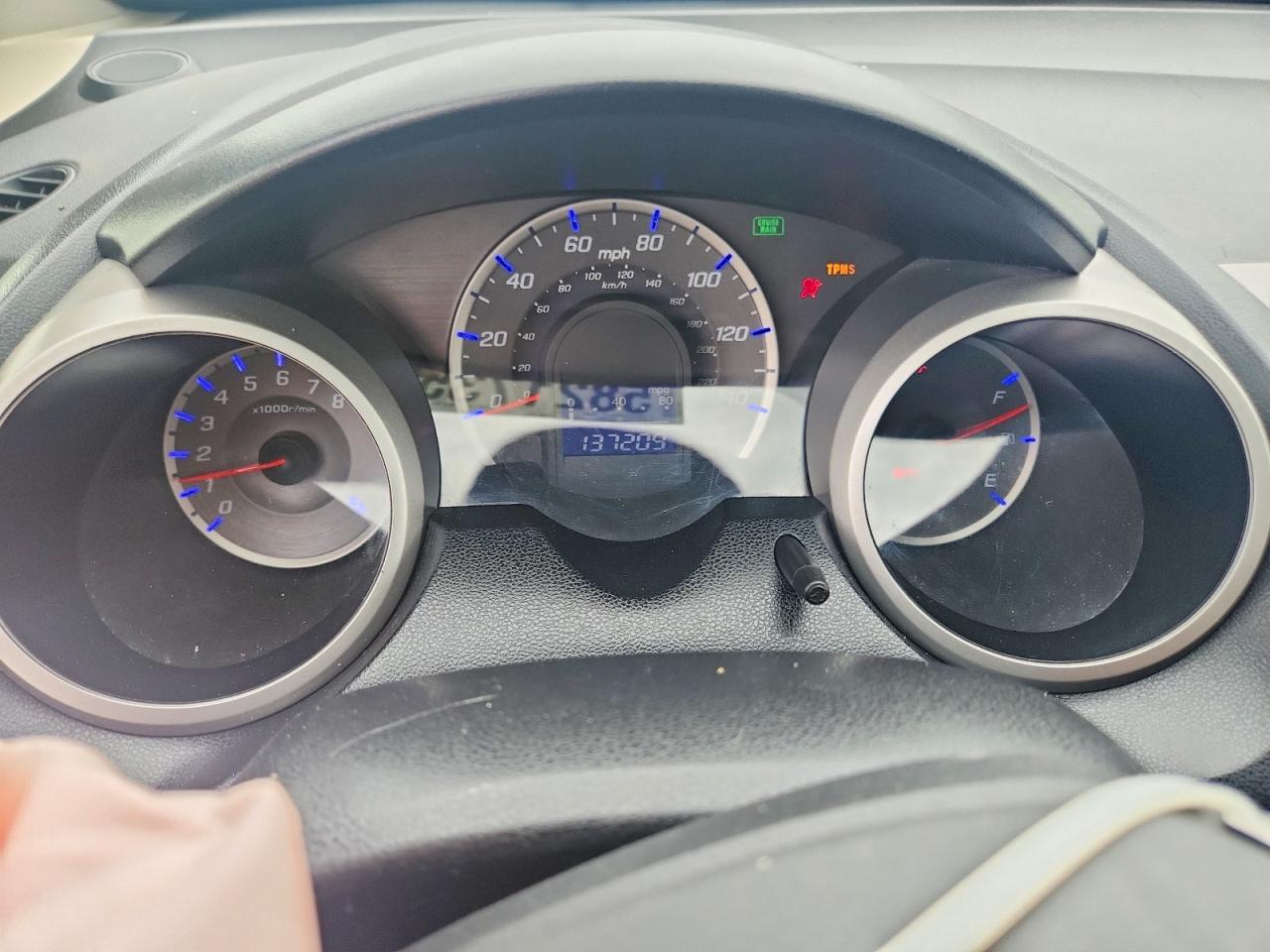 2013 Honda Fit White vin: JHMGE8H32DC080448