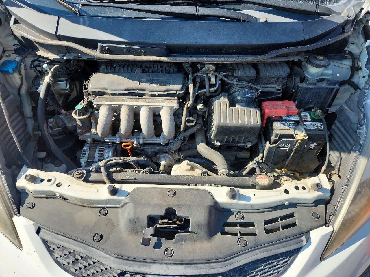 2013 Honda Fit White vin: JHMGE8H32DC082233