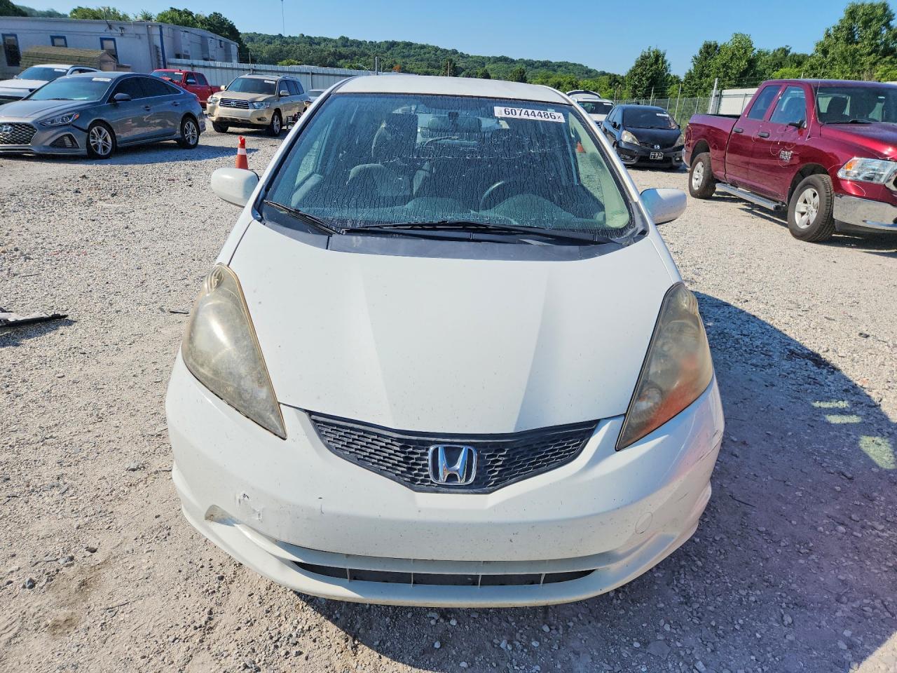 2013 Honda Fit White vin: JHMGE8H32DC082233
