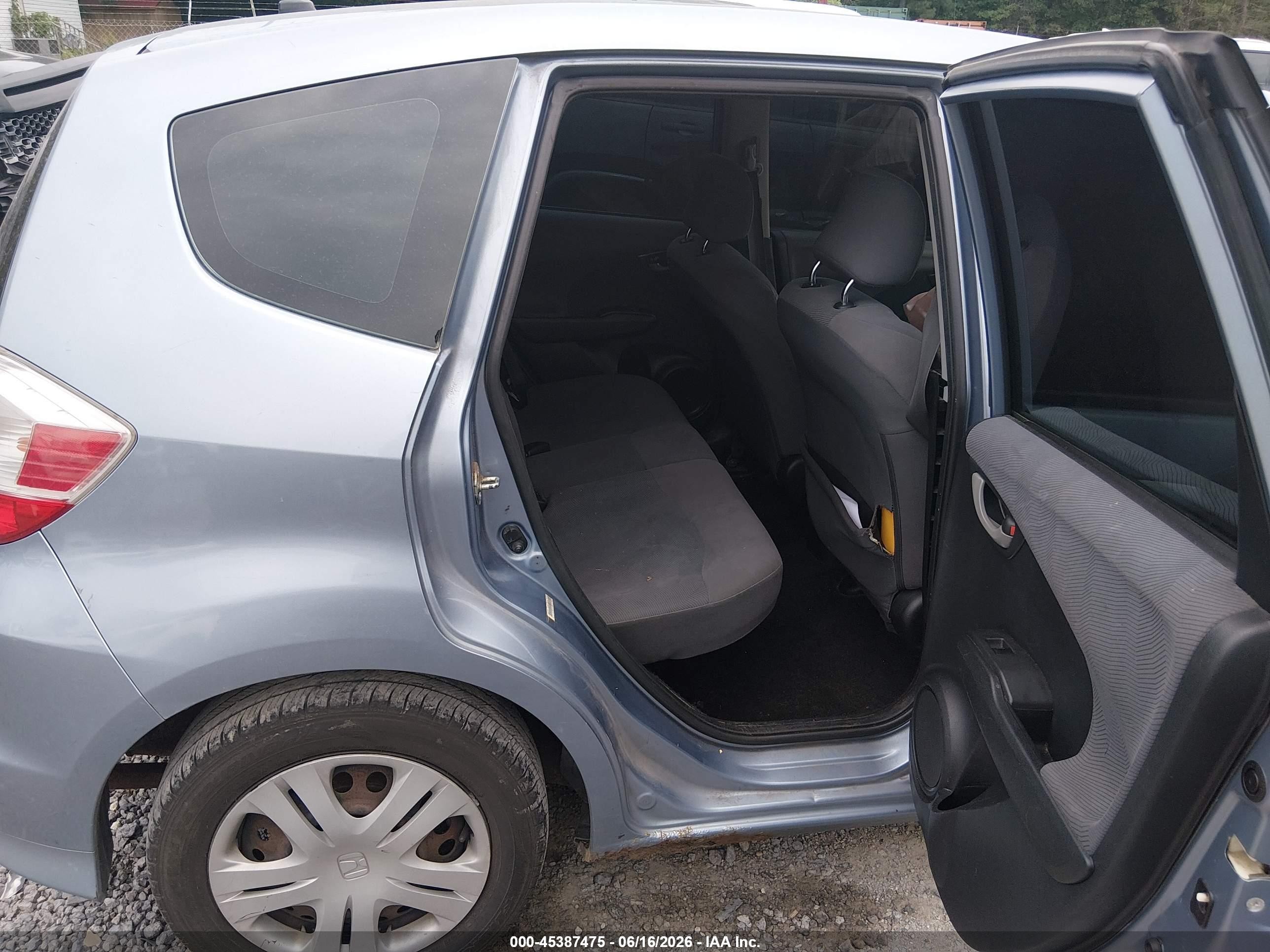 2011 Honda Fit   Blue vin: JHMGE8H33BC018215