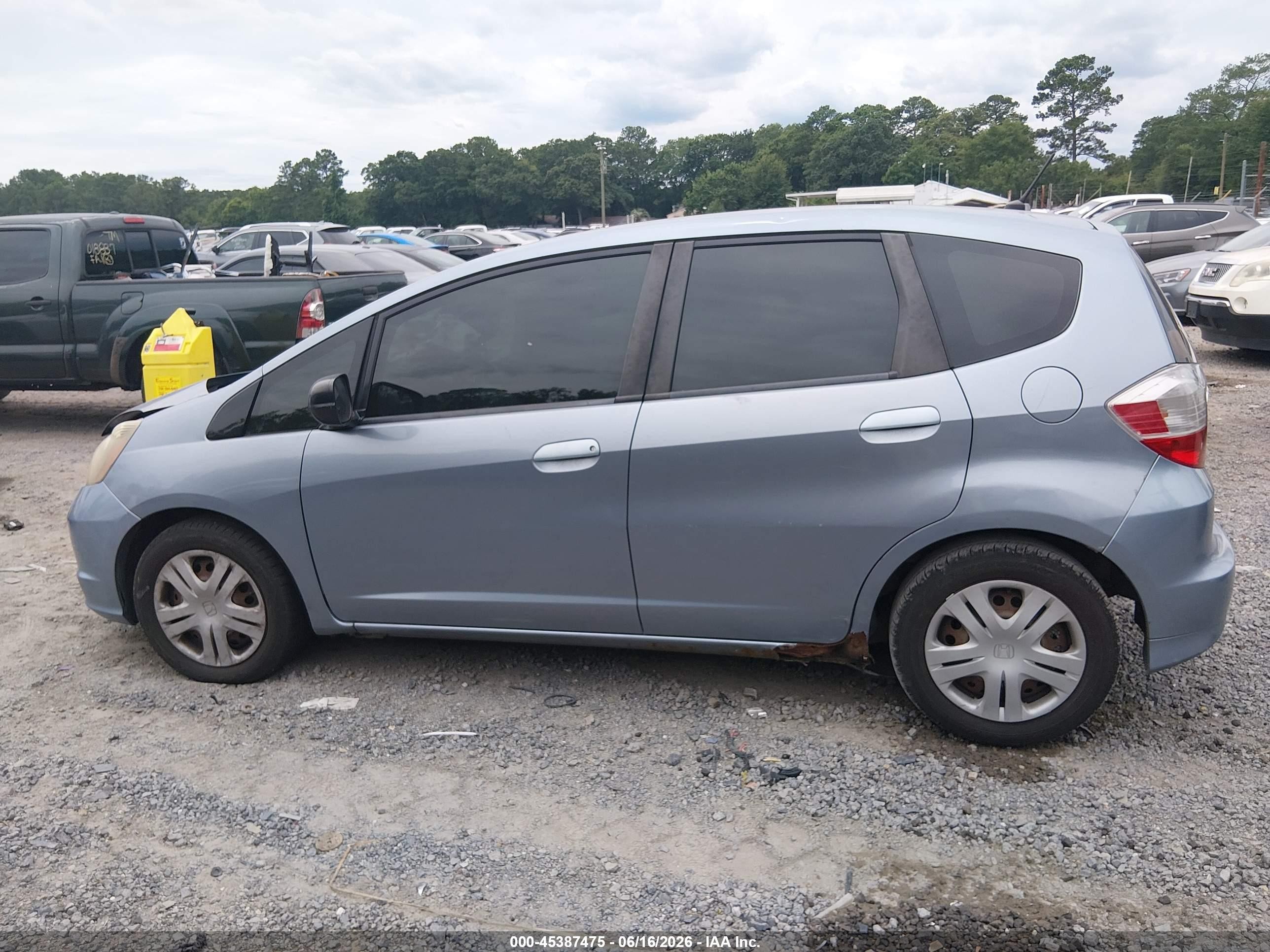 2011 Honda Fit   Blue vin: JHMGE8H33BC018215