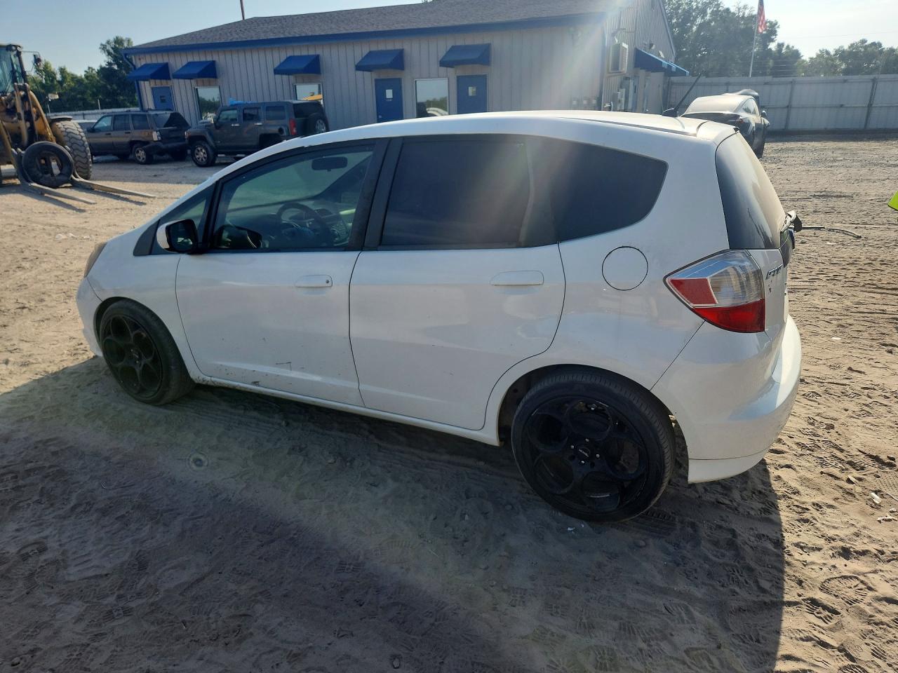 2012 Honda Fit Белый vin: JHMGE8H33CC024789