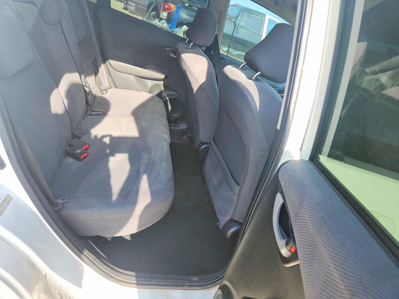 2012 Honda Fit Белый vin: JHMGE8H33CC024789