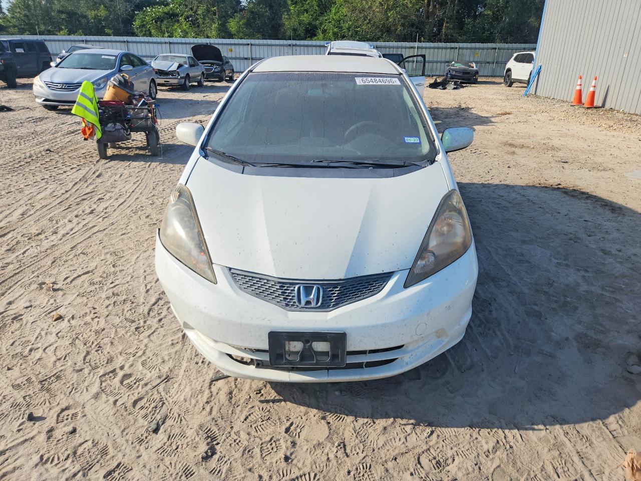 2012 Honda Fit Белый vin: JHMGE8H33CC024789