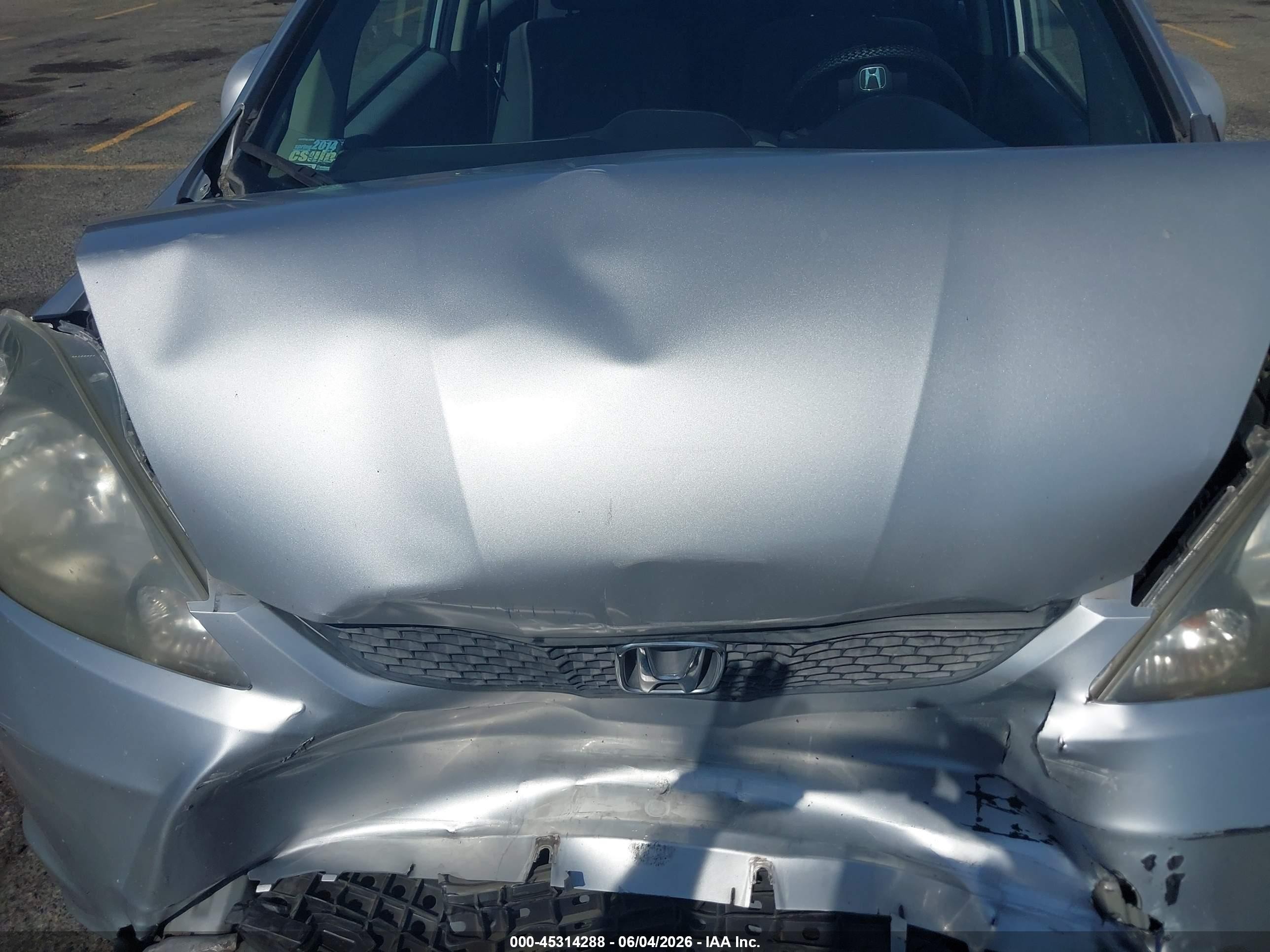 2012 Honda Fit   Silver vin: JHMGE8H33CC025313