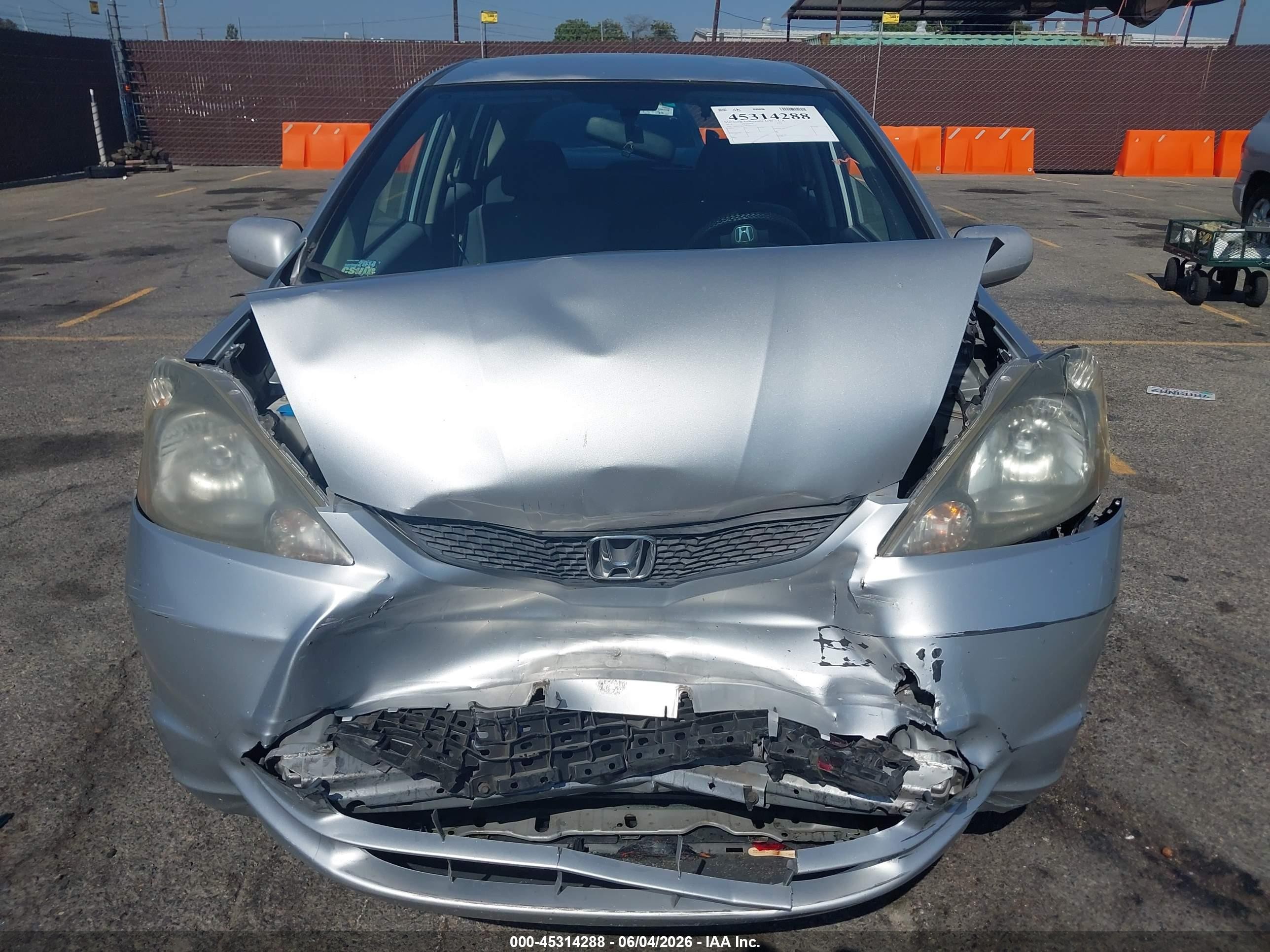 2012 Honda Fit   Silver vin: JHMGE8H33CC025313