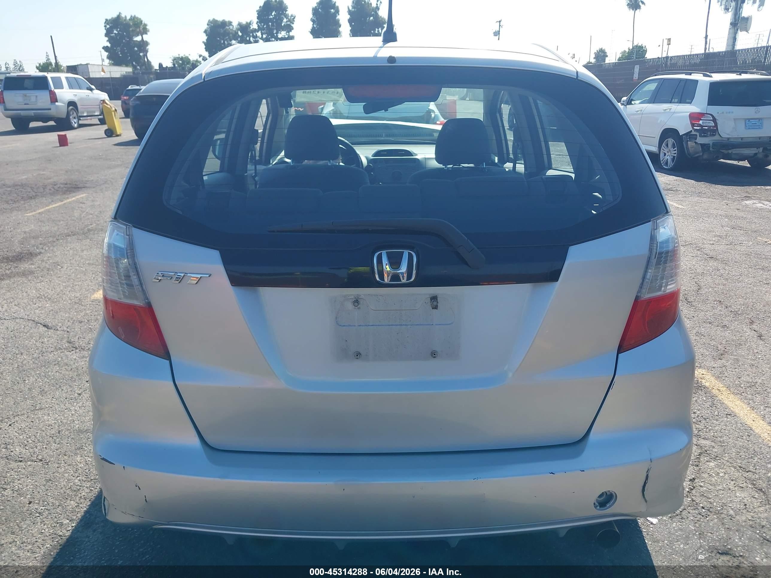 2012 Honda Fit   Silver vin: JHMGE8H33CC025313