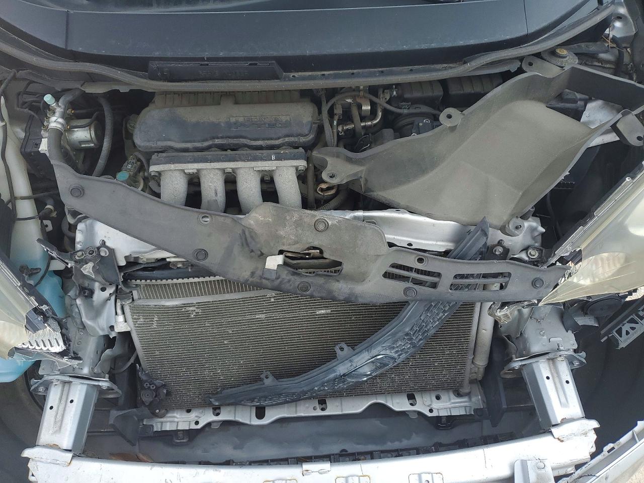 2012 Honda Fit Серебряный vin: JHMGE8H33CC029037