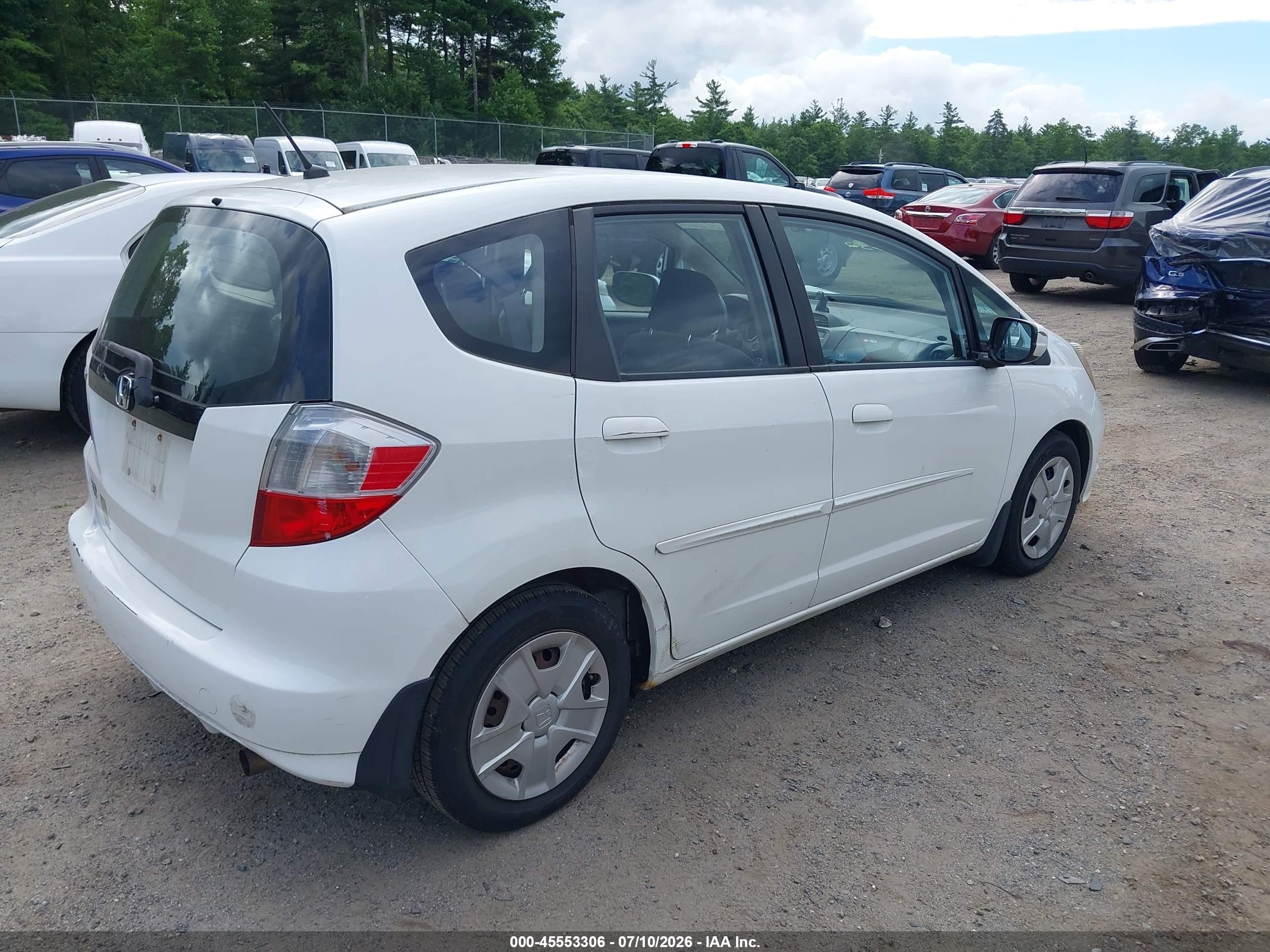 2012 Honda Fit White vin: JHMGE8H33CS006332