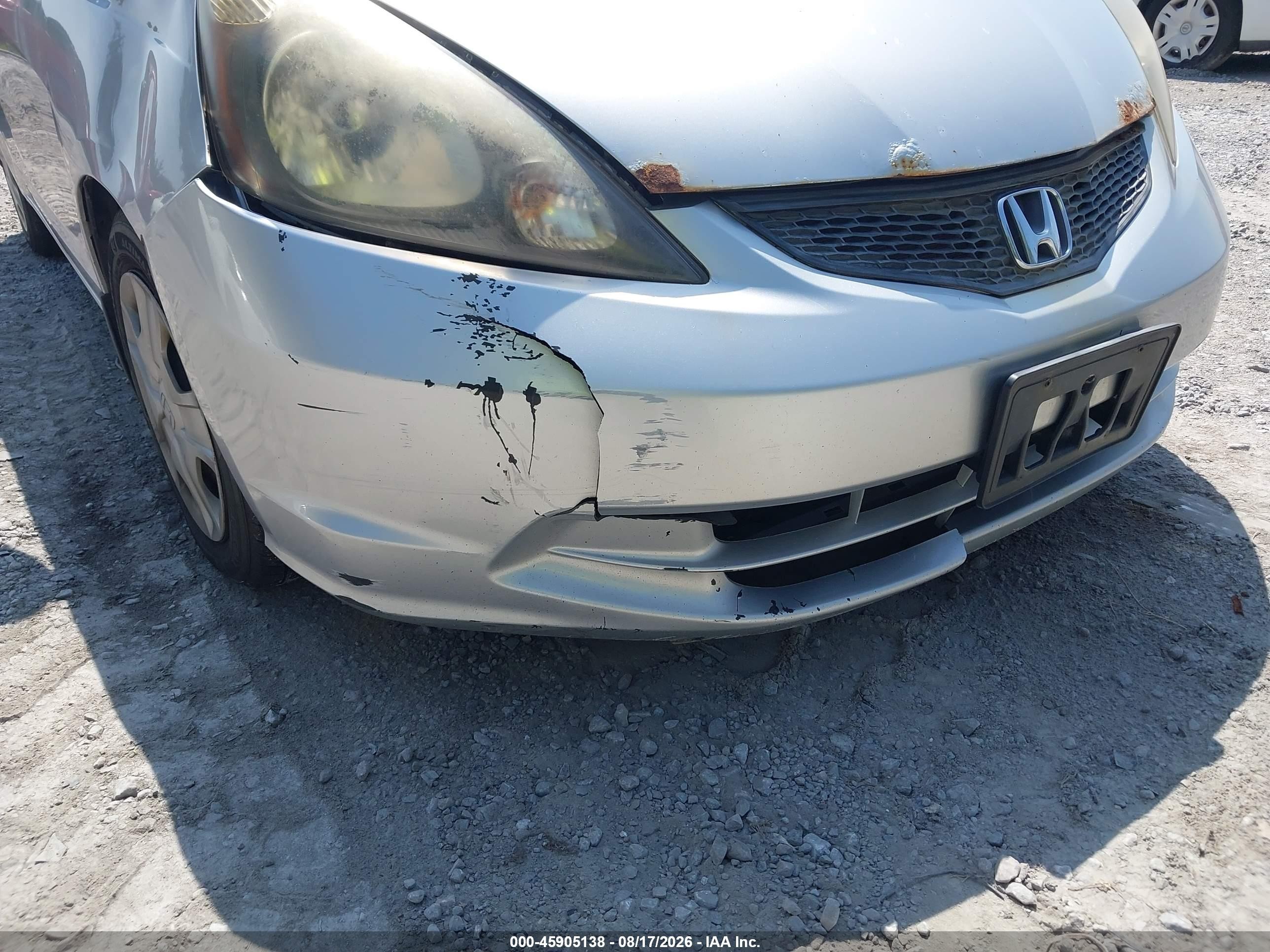 2013 Honda Fit   Silver vin: JHMGE8H33DC000476
