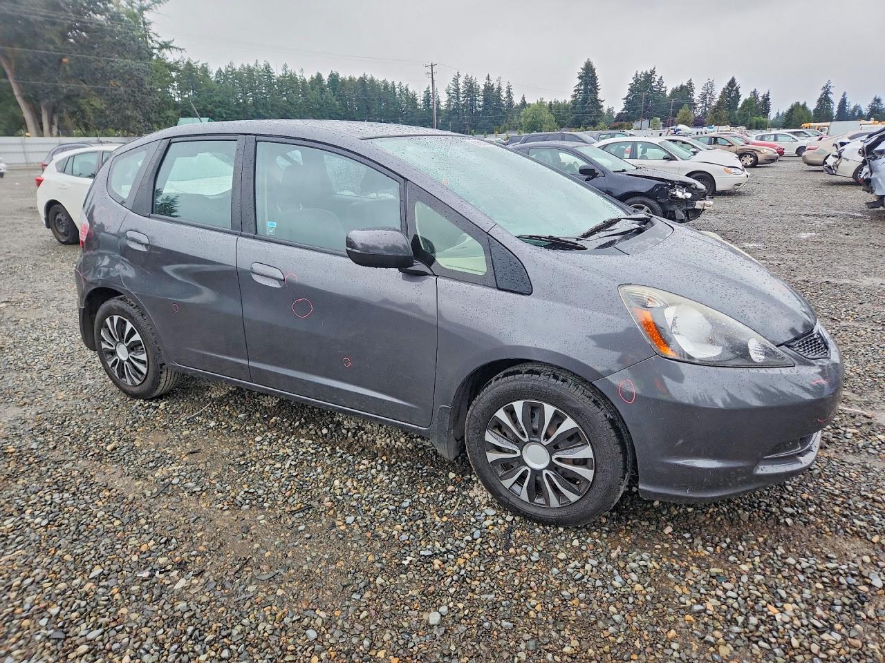 2013 Honda Fit Угольный vin: JHMGE8H33DC002437
