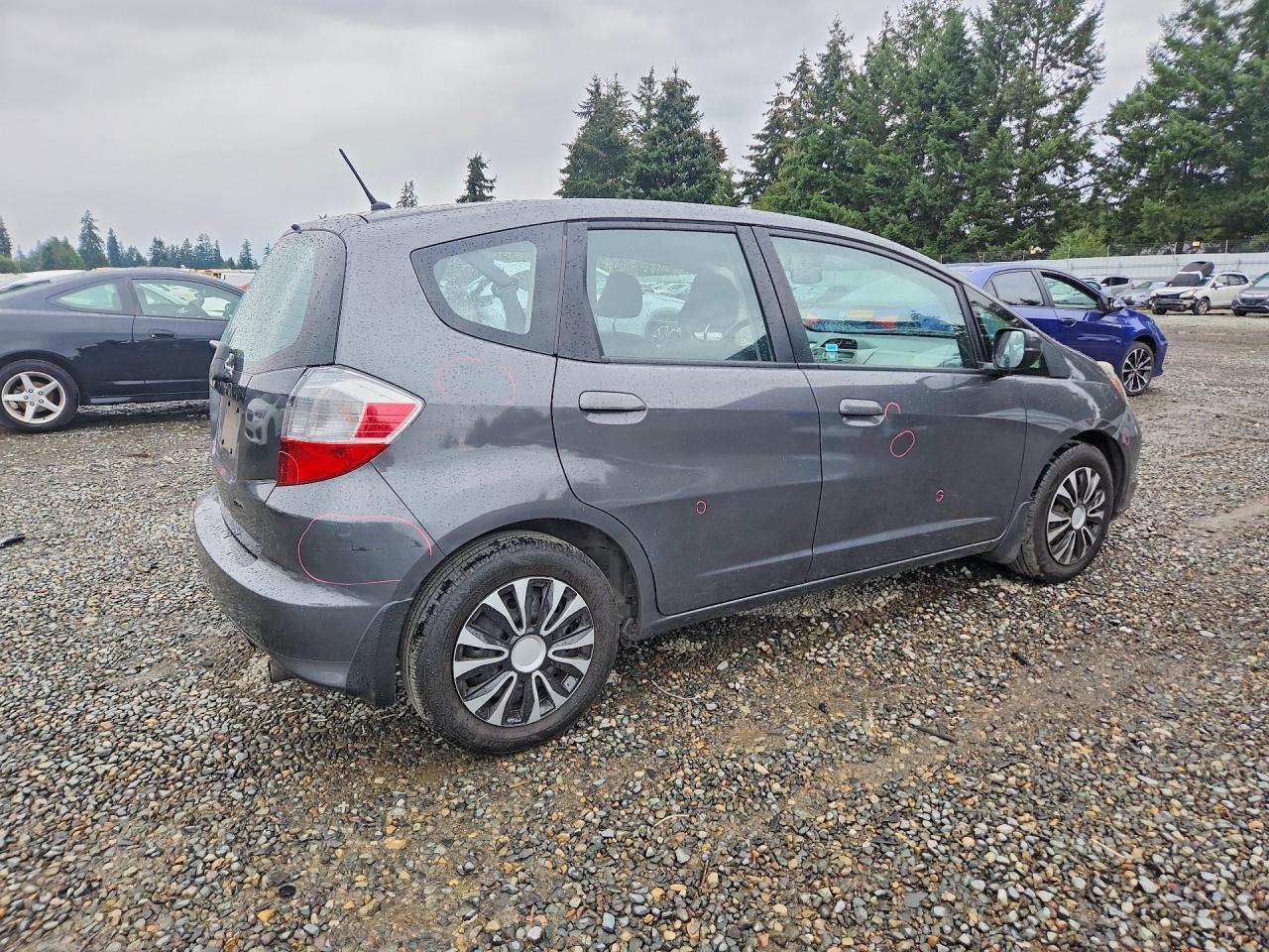 2013 Honda Fit Угольный vin: JHMGE8H33DC002437