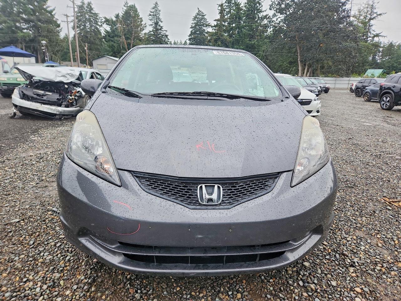 2013 Honda Fit Угольный vin: JHMGE8H33DC002437