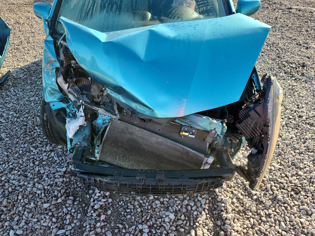 2013 Honda Fit Turquoise vin: JHMGE8H33DC010327