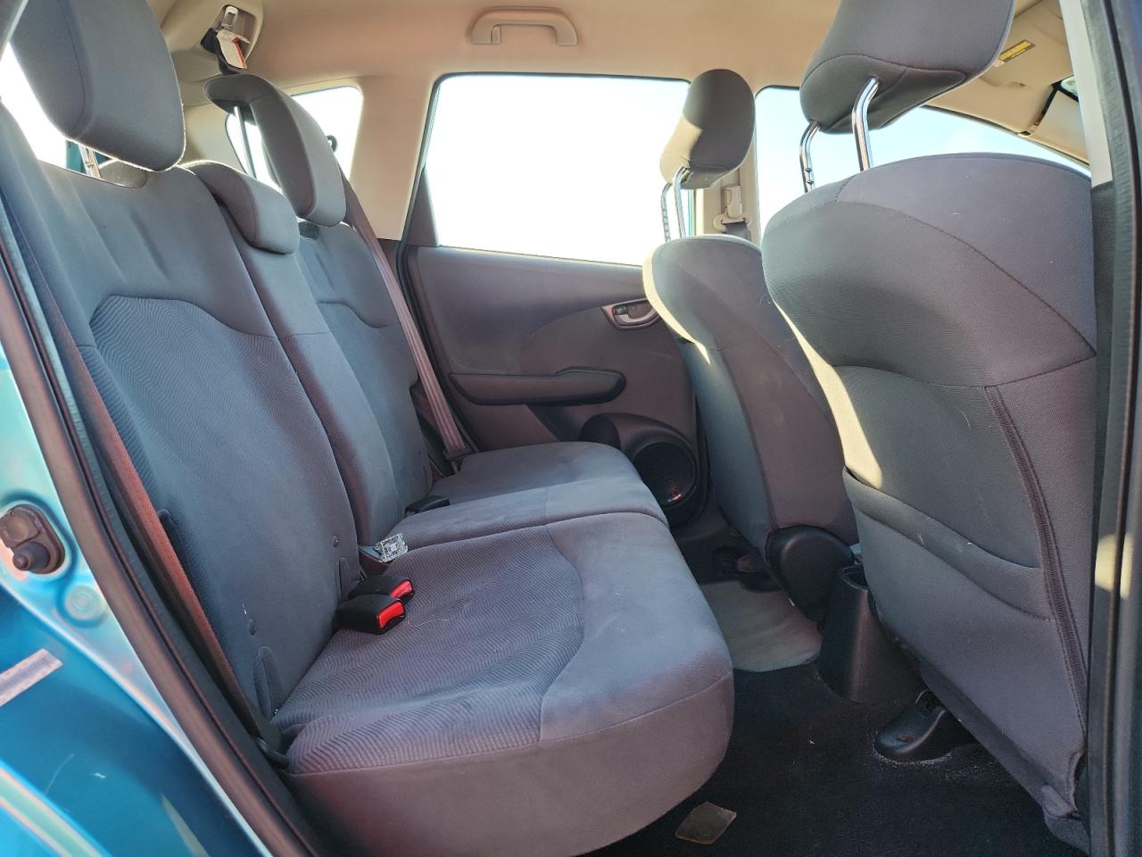 2013 Honda Fit Turquoise vin: JHMGE8H33DC010327