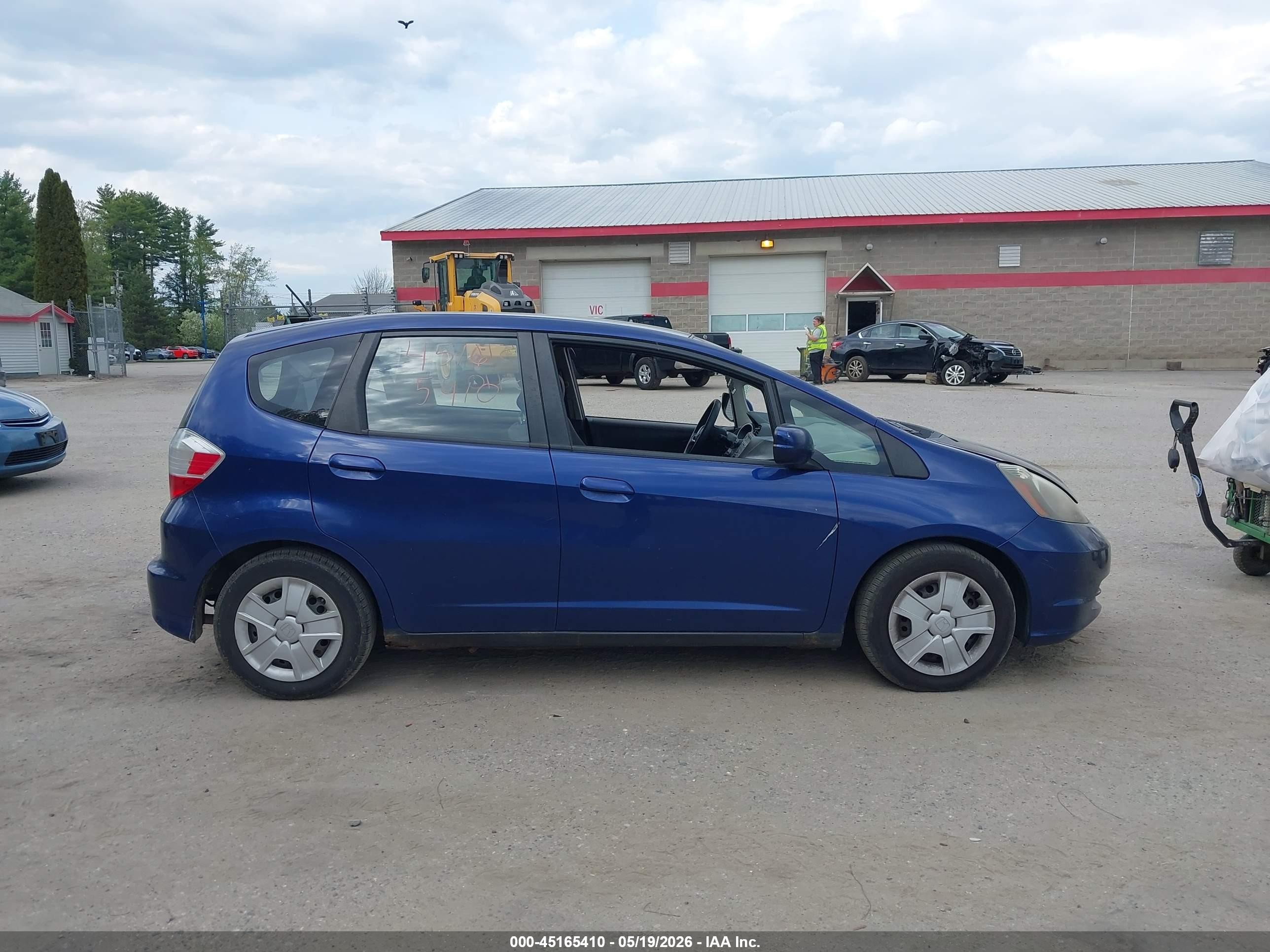2013 Honda Fit   Синий vin: JHMGE8H33DC015771