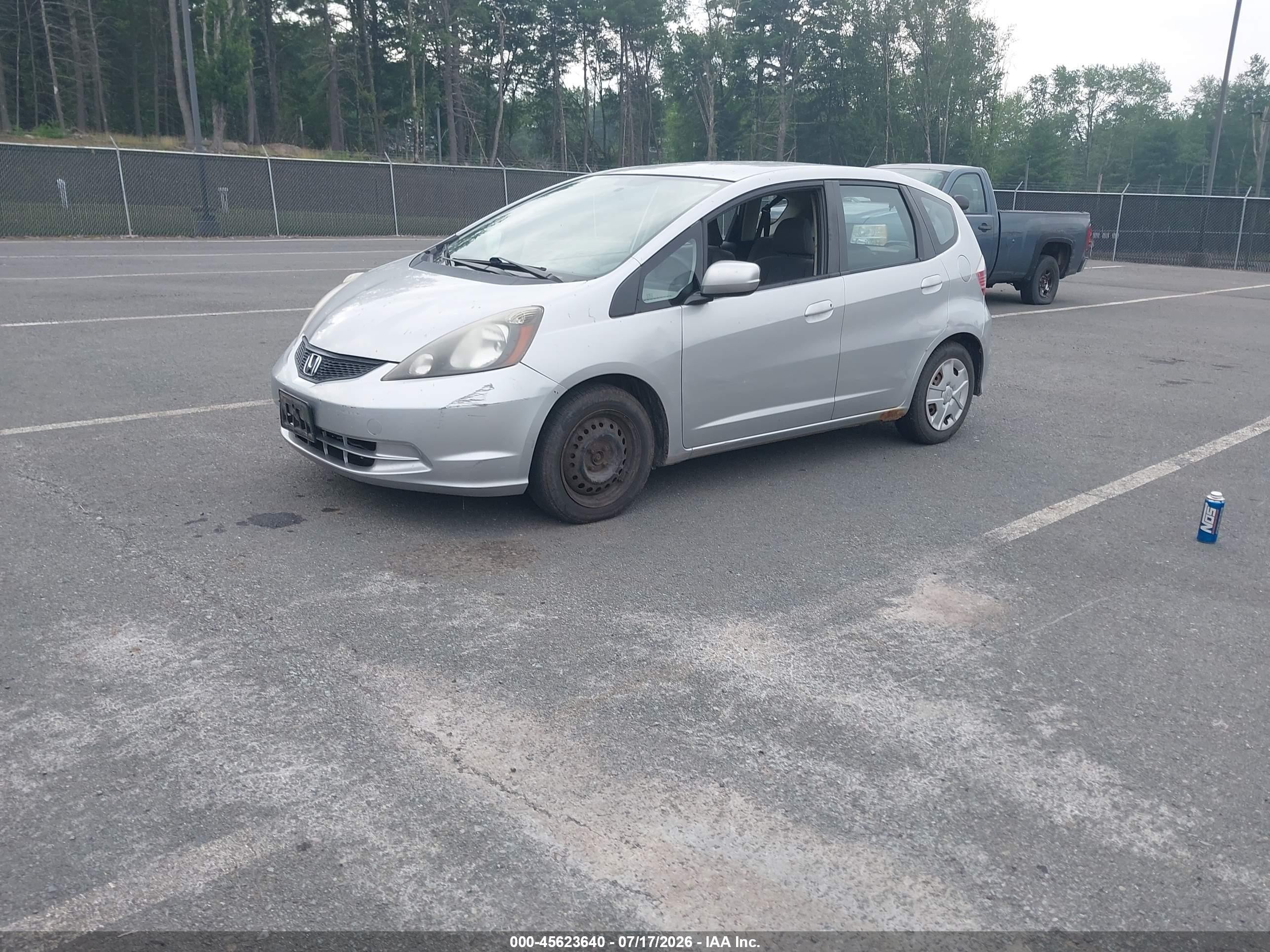 2013 Honda Fit   Silver vin: JHMGE8H33DC025247