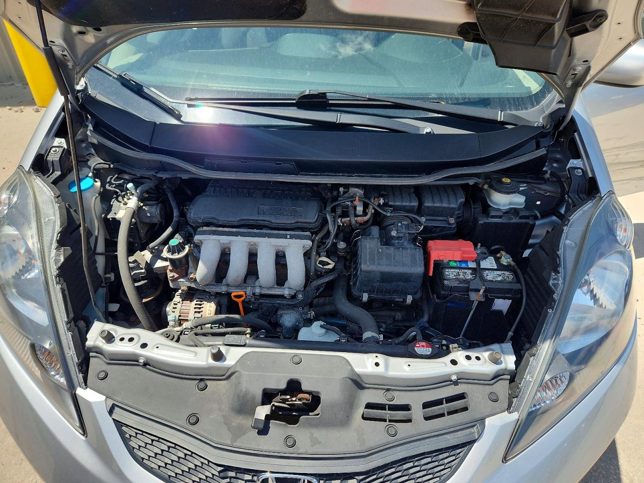 2013 Honda Fit Silver vin: JHMGE8H33DC029508