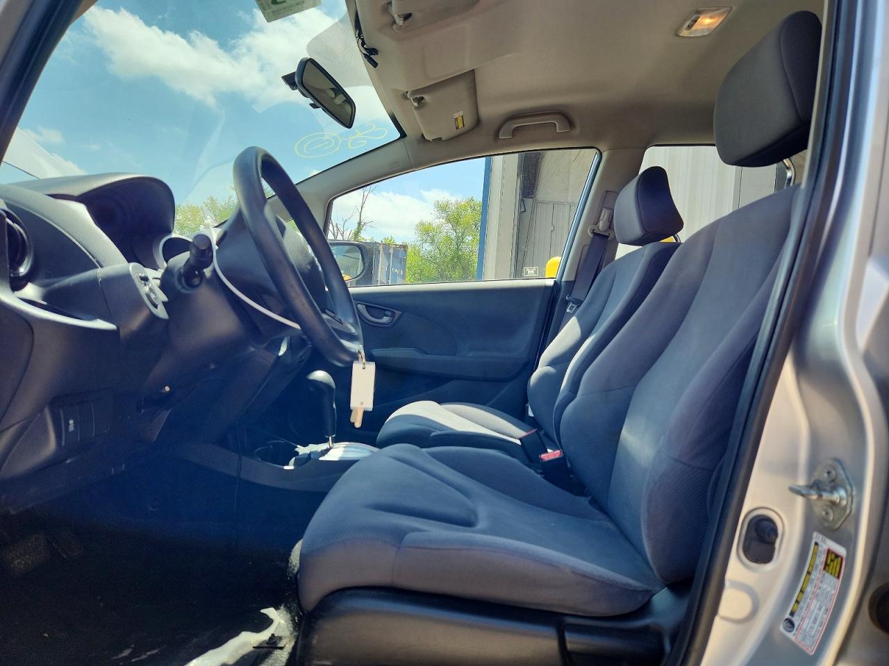2013 Honda Fit Silver vin: JHMGE8H33DC029508