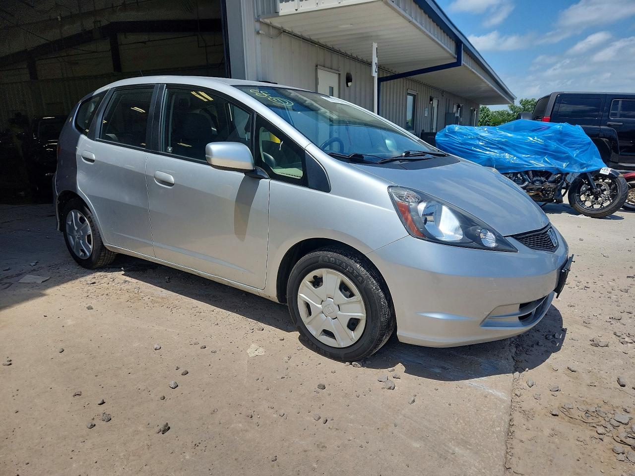 2013 Honda Fit Silver vin: JHMGE8H33DC029508