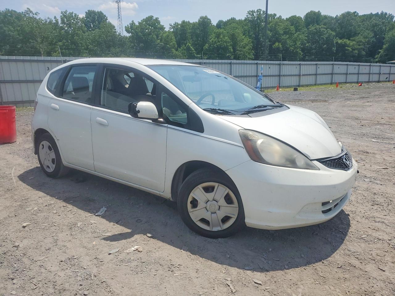 2013 Honda Fit White vin: JHMGE8H33DC036233