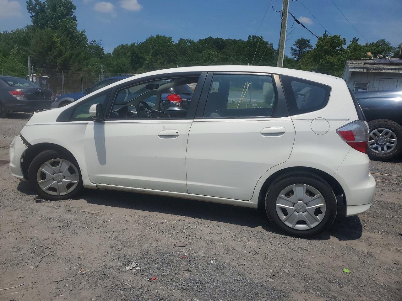 2013 Honda Fit White vin: JHMGE8H33DC036233