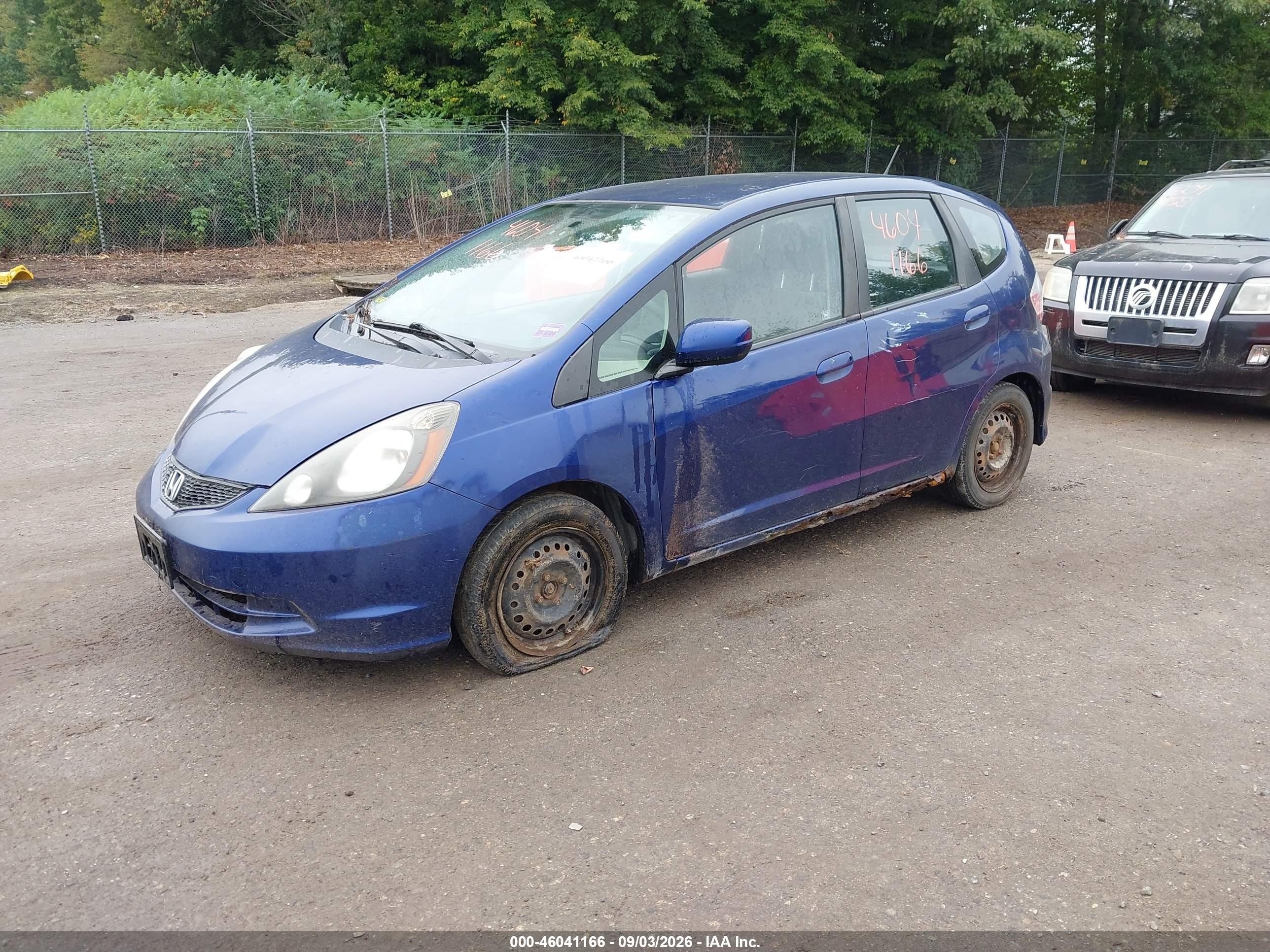 2013 Honda Fit   Blue vin: JHMGE8H33DC061472