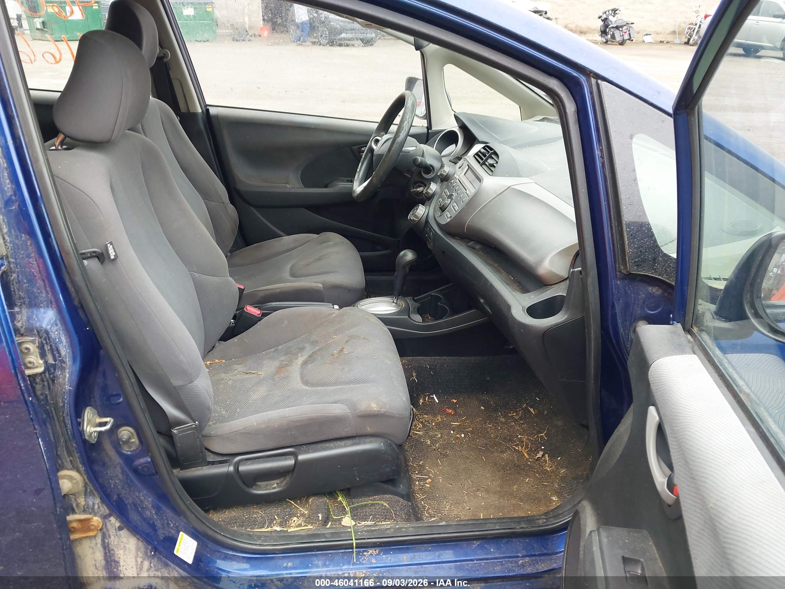 2013 Honda Fit   Blue vin: JHMGE8H33DC061472