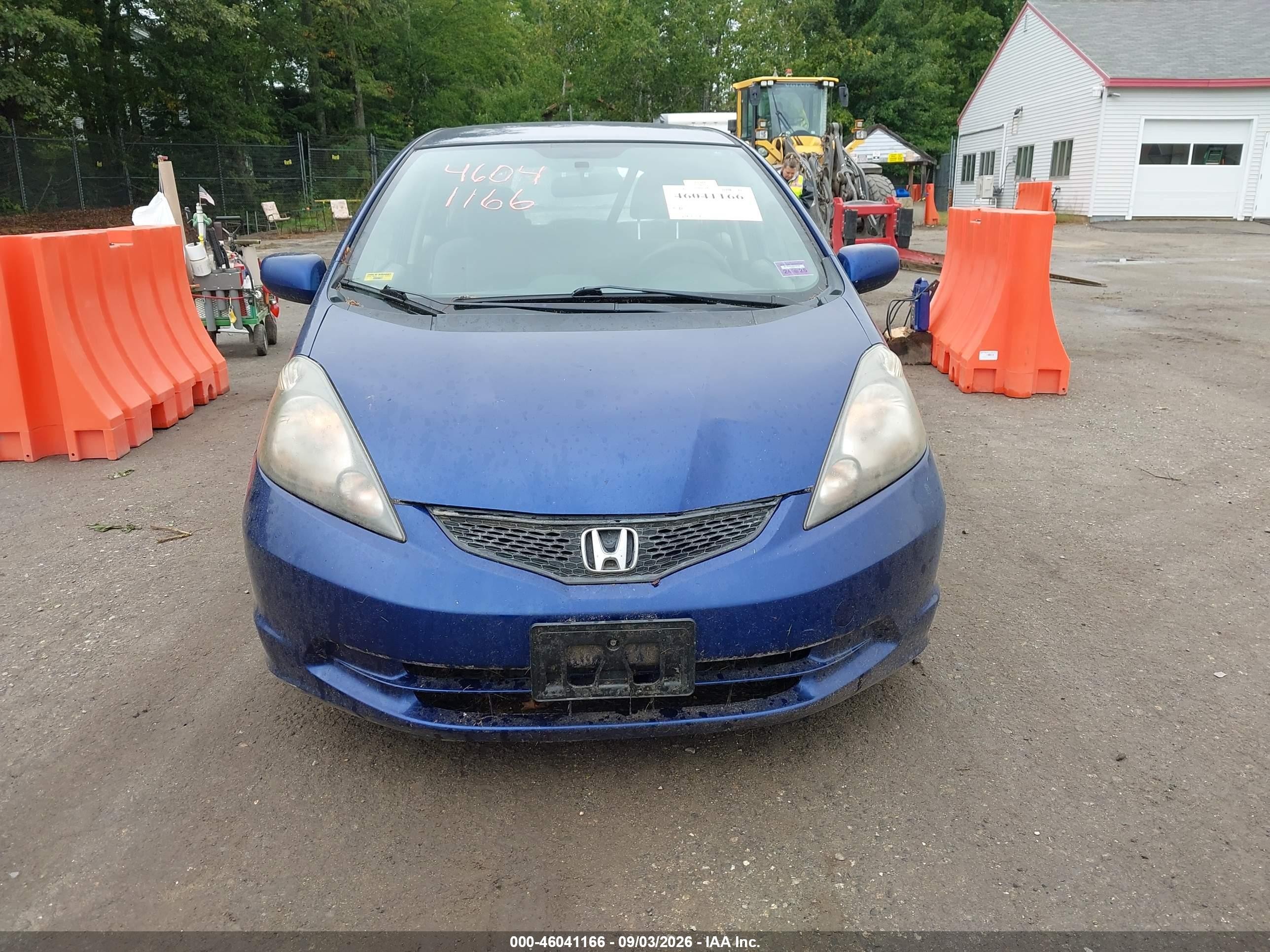 2013 Honda Fit   Blue vin: JHMGE8H33DC061472