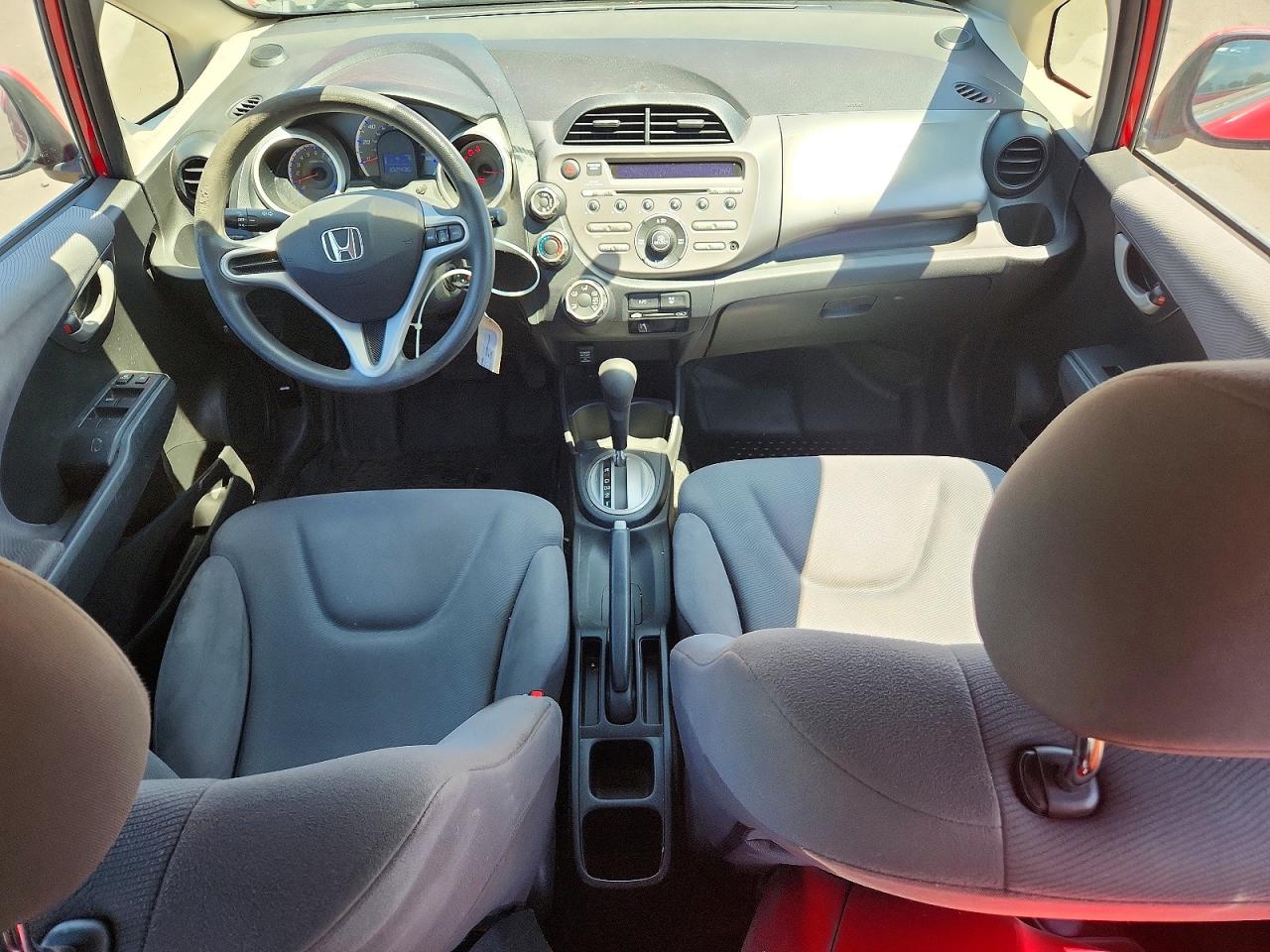 2013 Honda Fit Красный vin: JHMGE8H33DC070558
