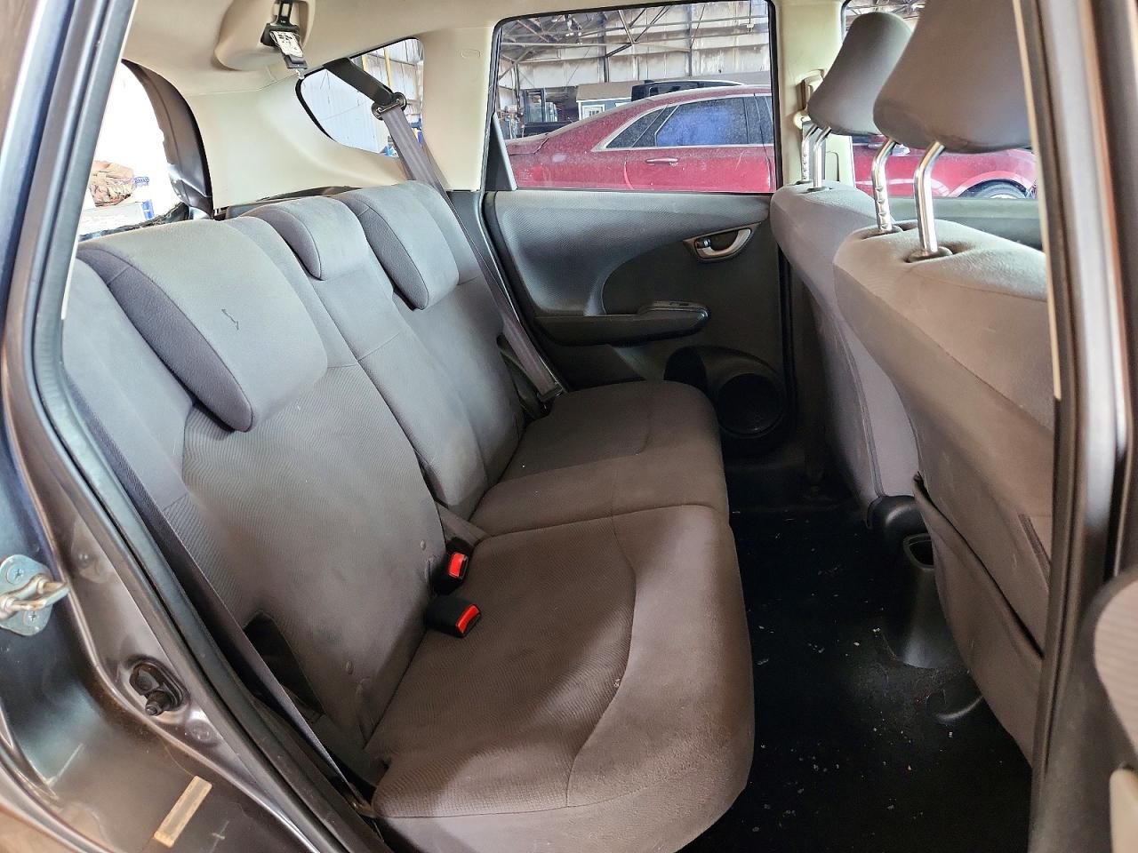 2013 Honda Fit Gray vin: JHMGE8H33DC082094