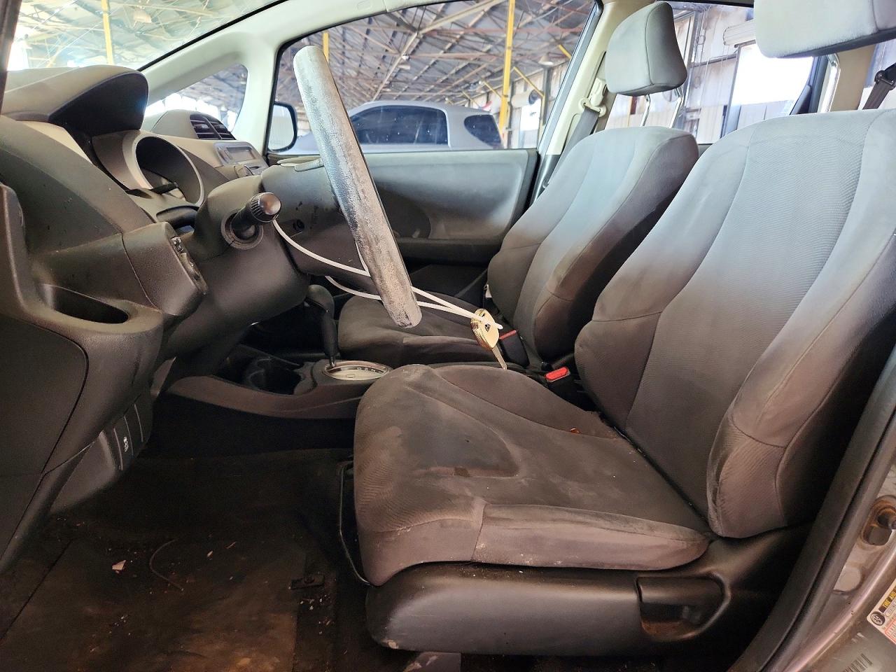 2013 Honda Fit Gray vin: JHMGE8H33DC082094