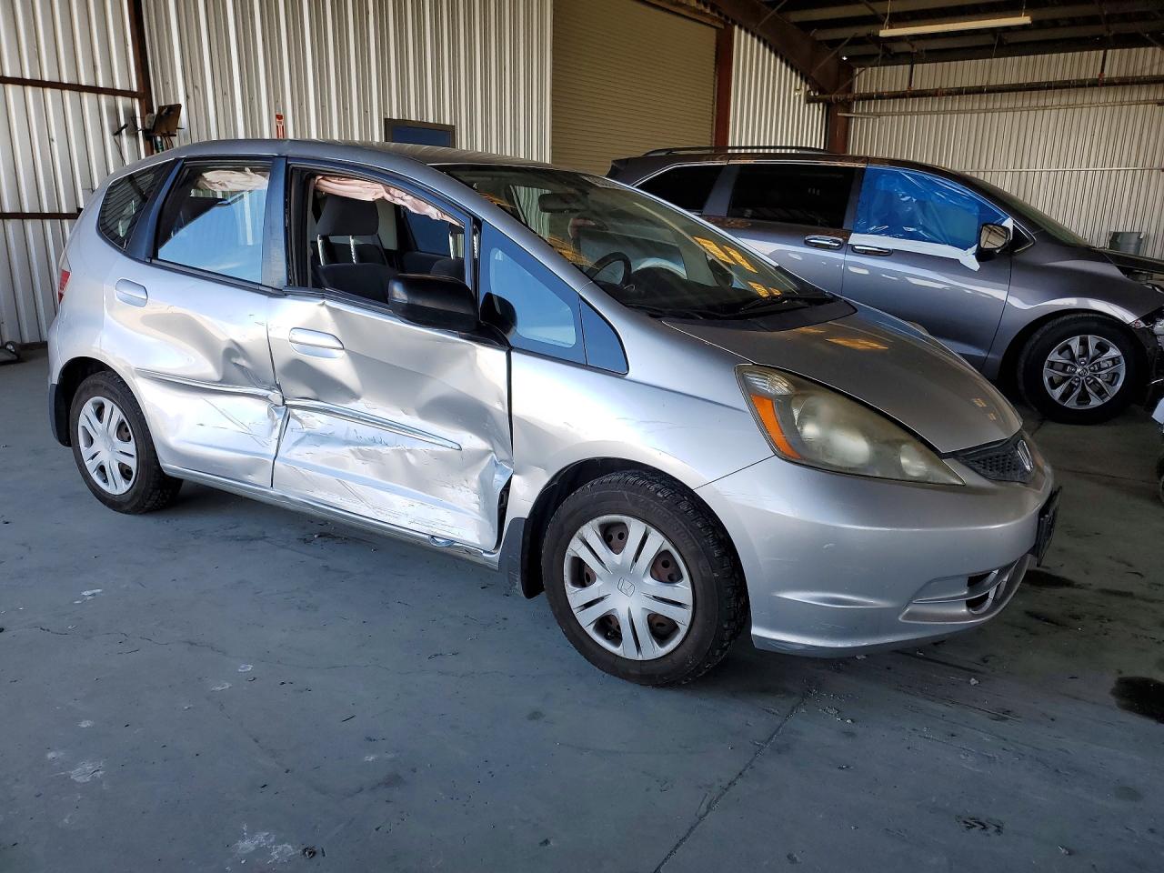 2011 Honda Fit Серебряный vin: JHMGE8H34BS005785
