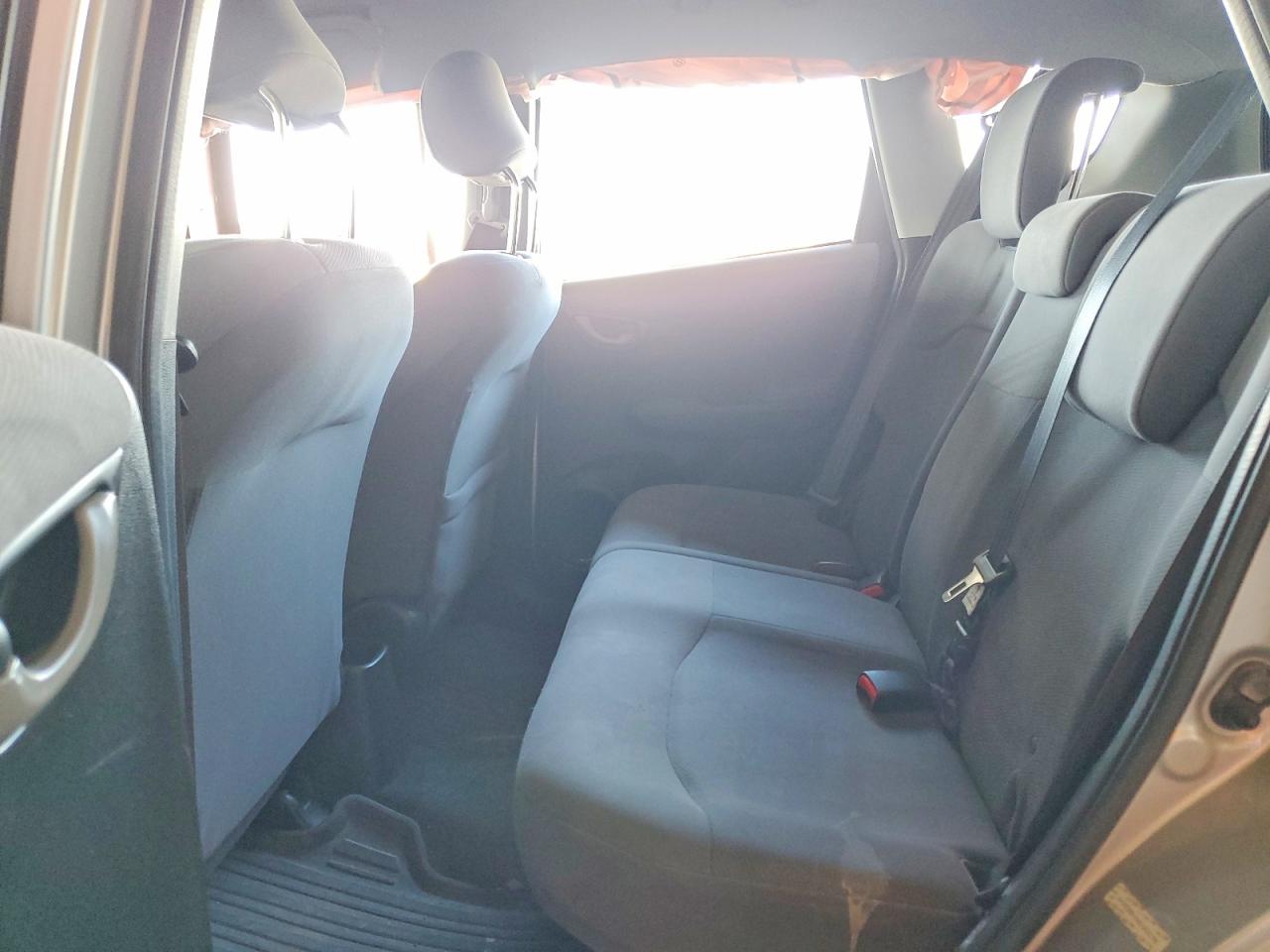 2011 Honda Fit Серебряный vin: JHMGE8H34BS005785