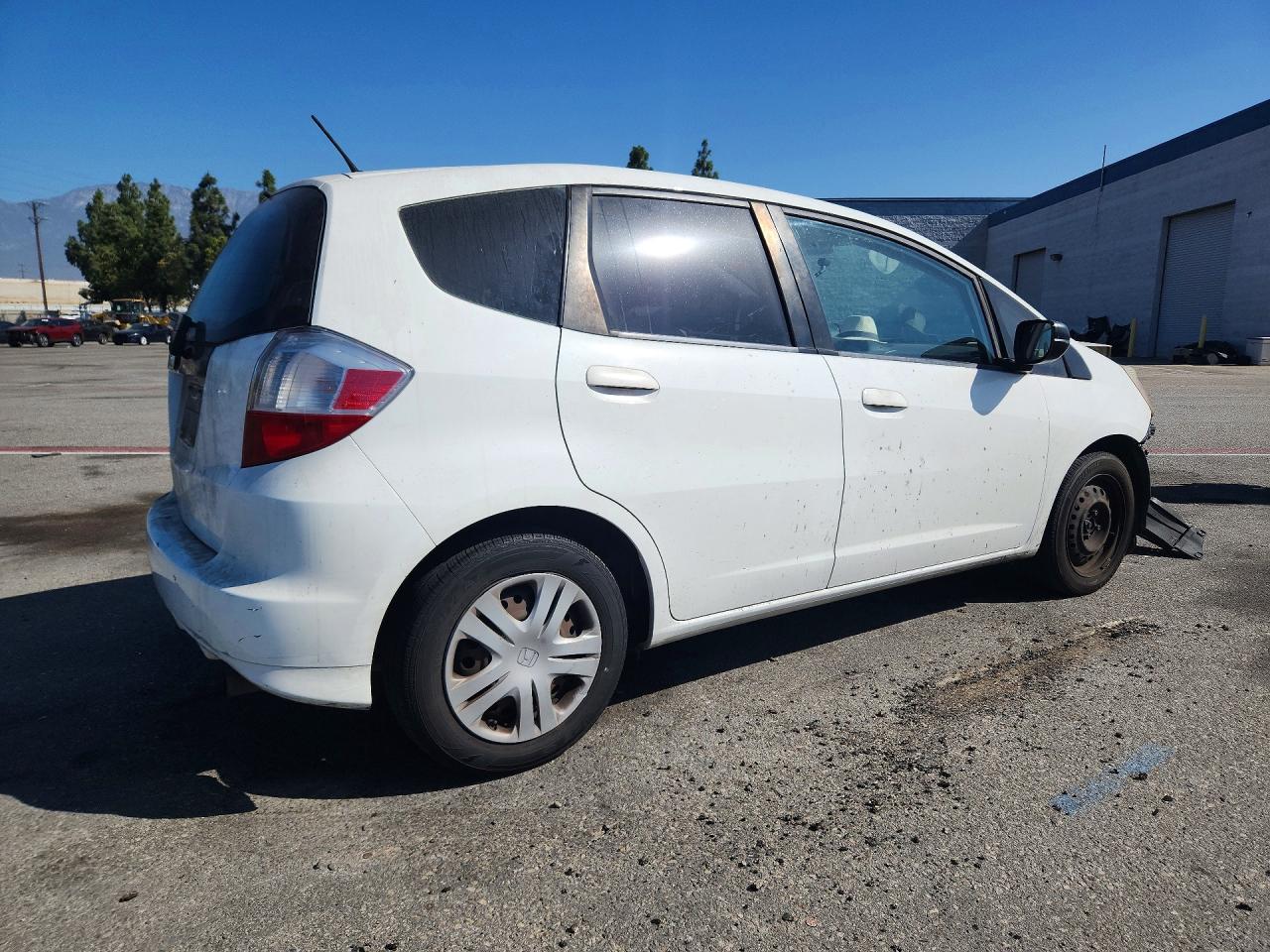 2011 Honda Fit White vin: JHMGE8H34BS011859
