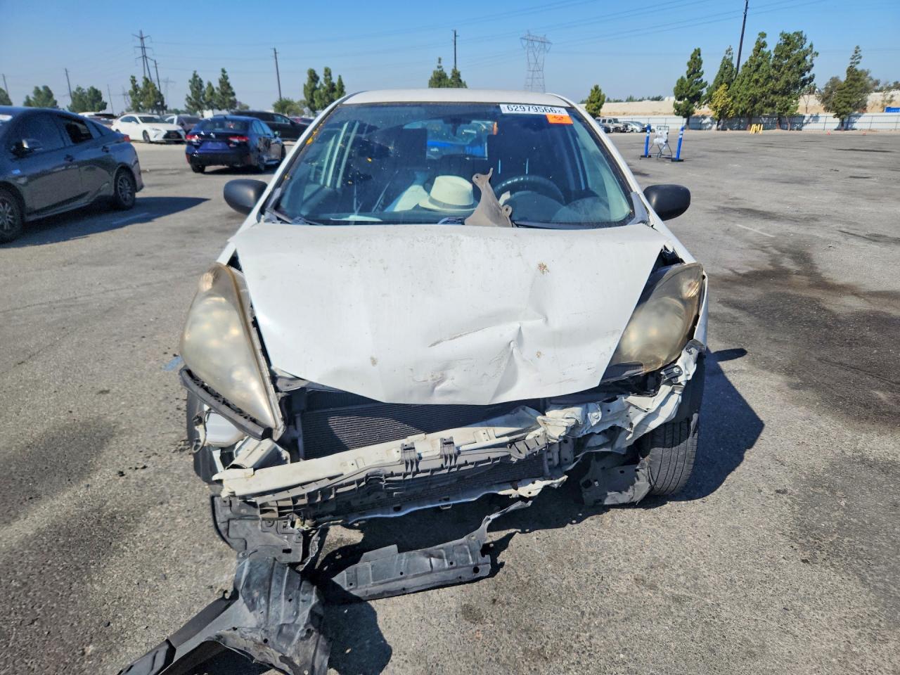 2011 Honda Fit White vin: JHMGE8H34BS011859