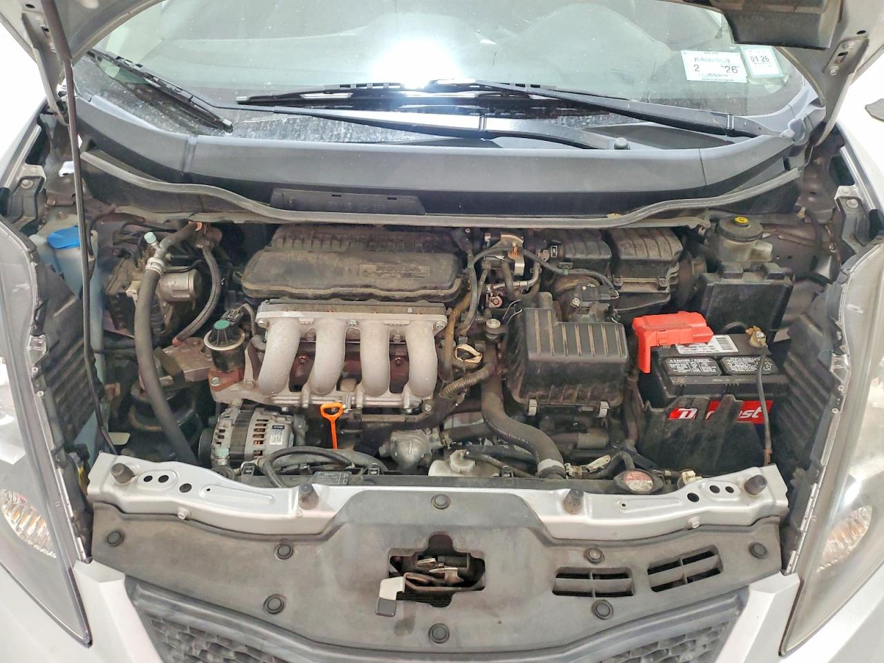 2013 Honda Fit Silver vin: JHMGE8H34DC007906