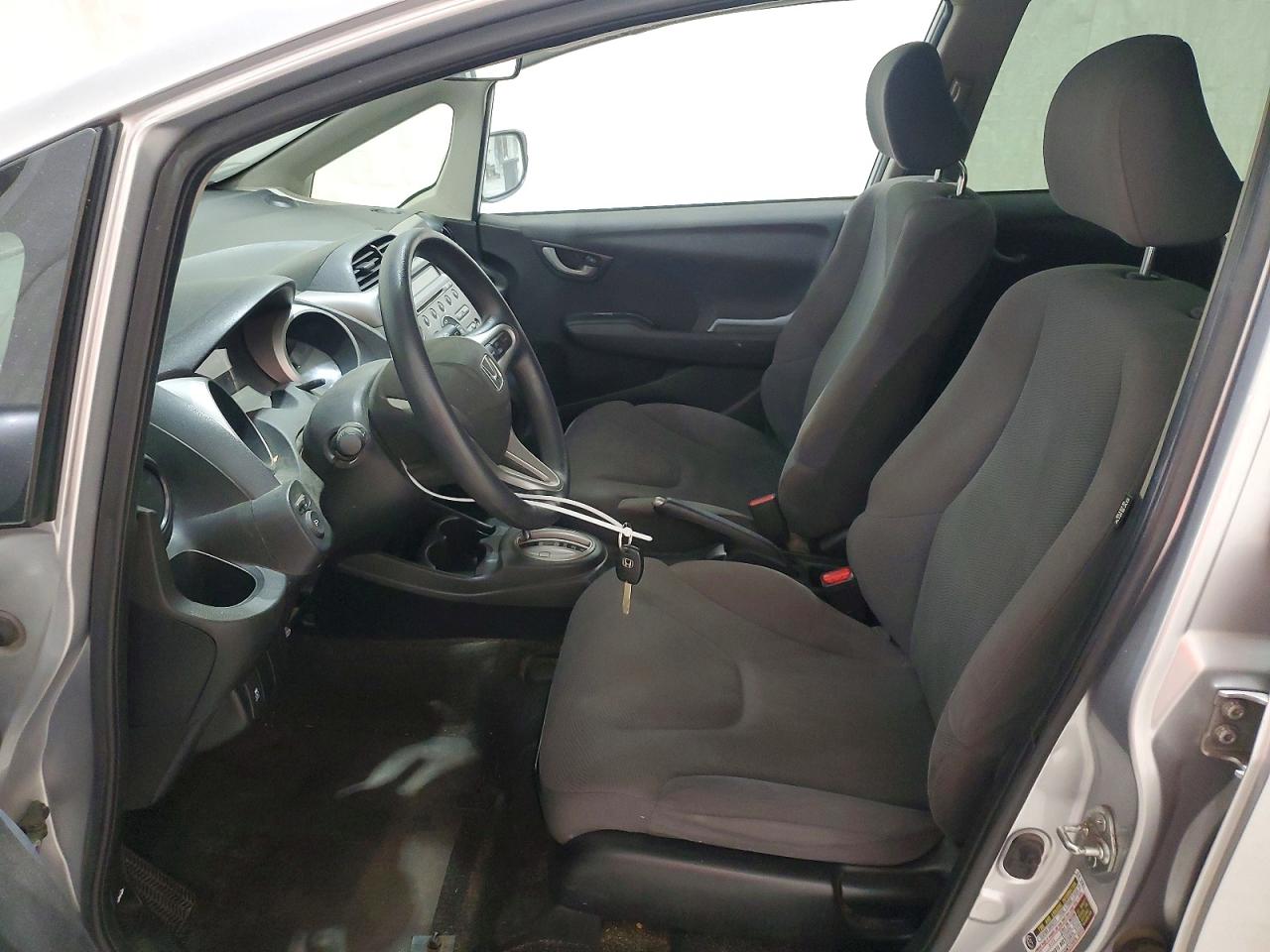 2013 Honda Fit Silver vin: JHMGE8H34DC007906