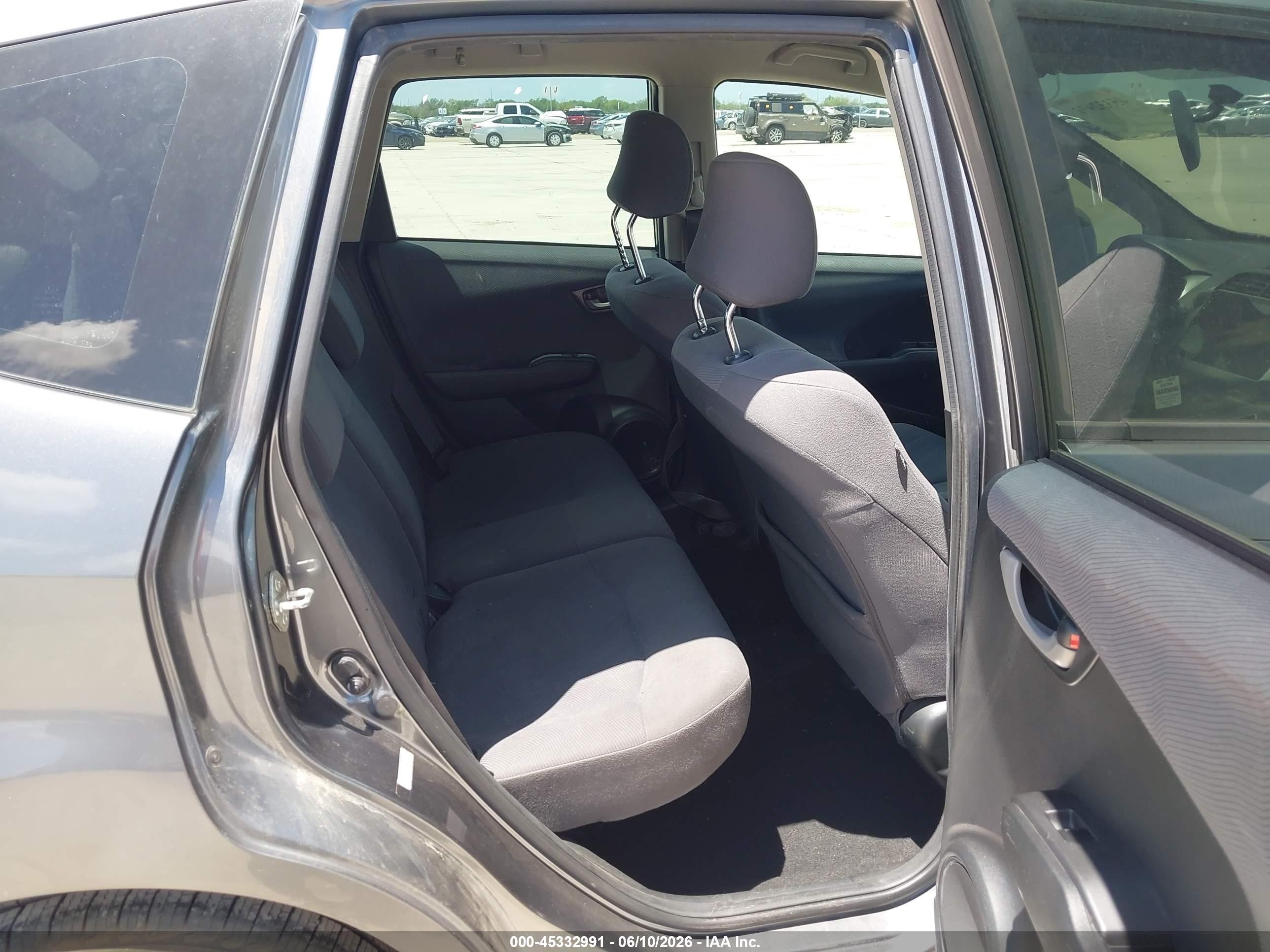 2013 Honda Fit   Gray vin: JHMGE8H34DC017092