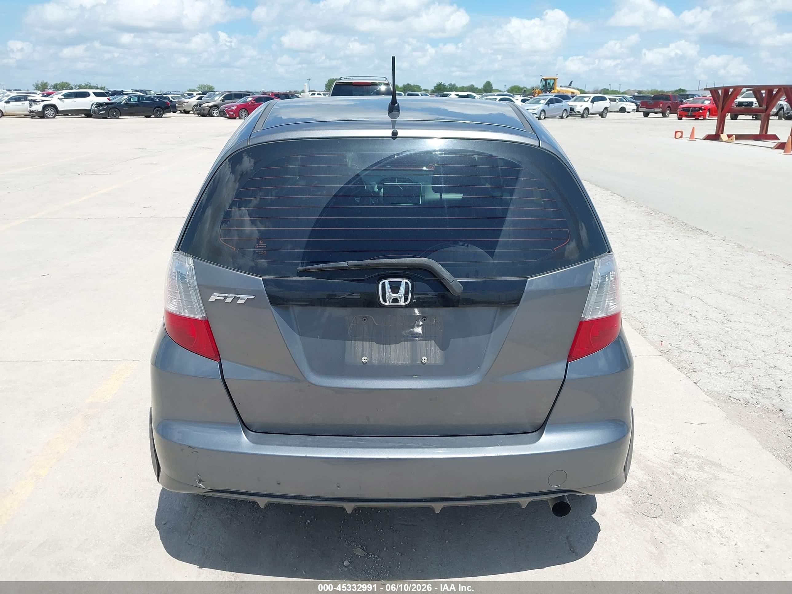 2013 Honda Fit   Gray vin: JHMGE8H34DC017092