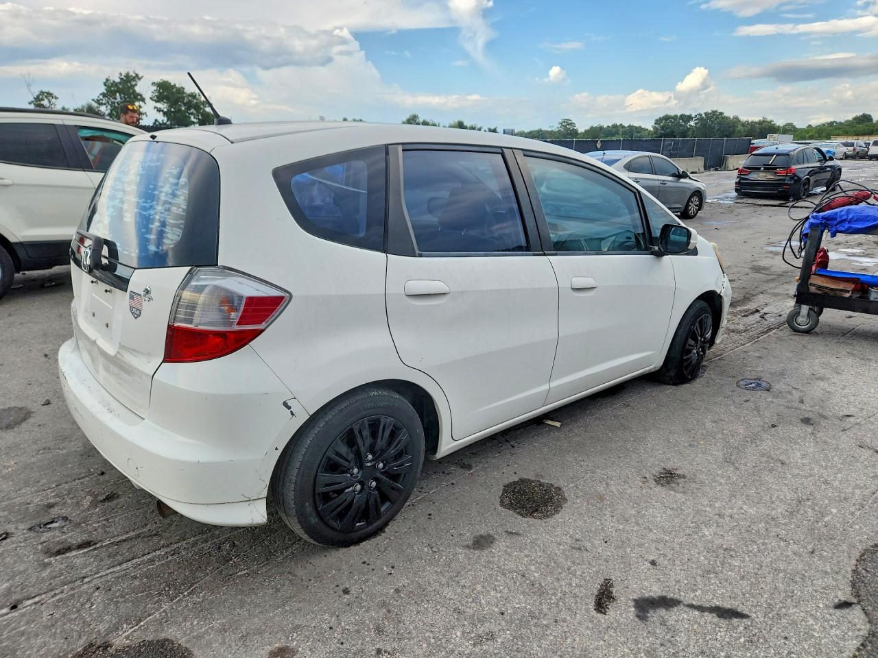 2013 Honda Fit White vin: JHMGE8H34DC018324