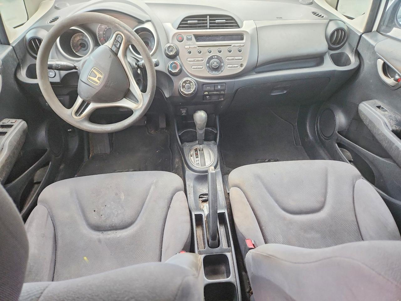 2013 Honda Fit White vin: JHMGE8H34DC018324