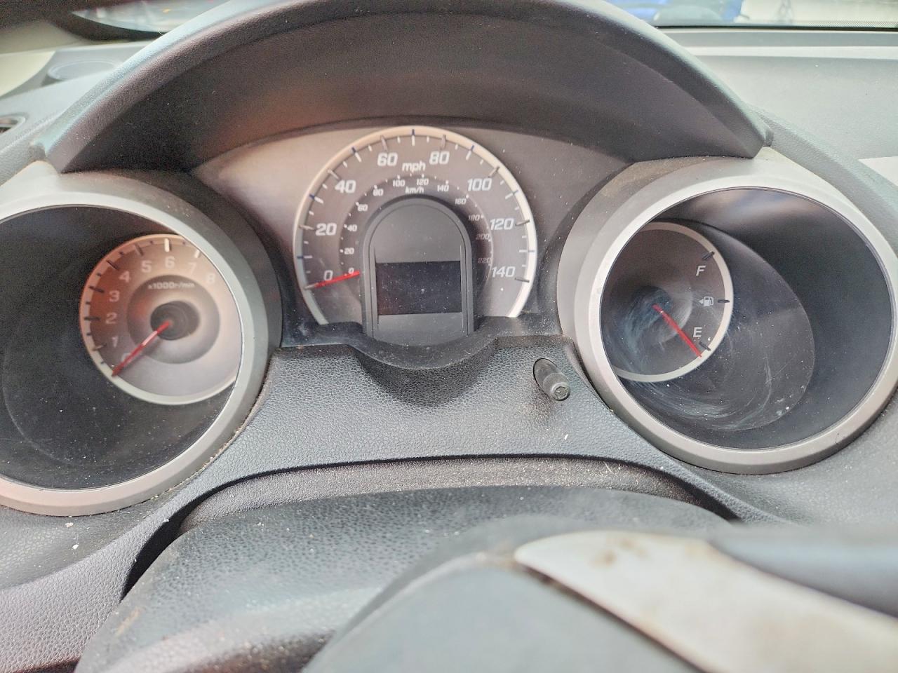 2013 Honda Fit White vin: JHMGE8H34DC018324