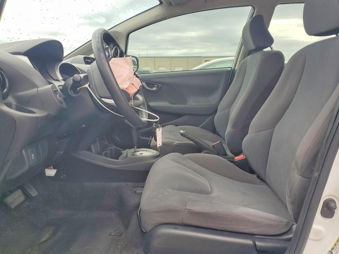 2013 Honda Fit White vin: JHMGE8H34DC038511