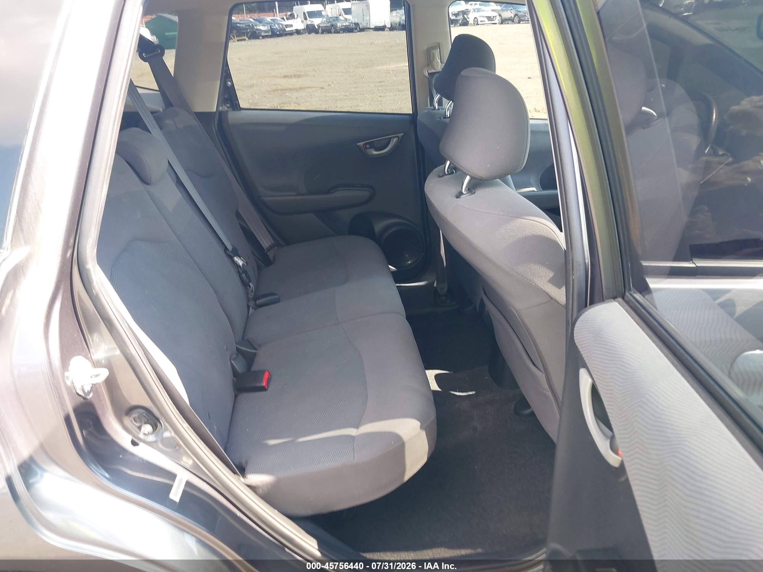 2013 Honda Fit   Серый vin: JHMGE8H34DC040341