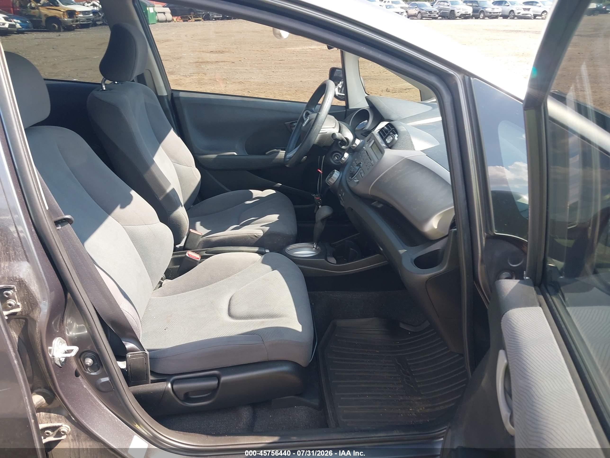 2013 Honda Fit   Серый vin: JHMGE8H34DC040341
