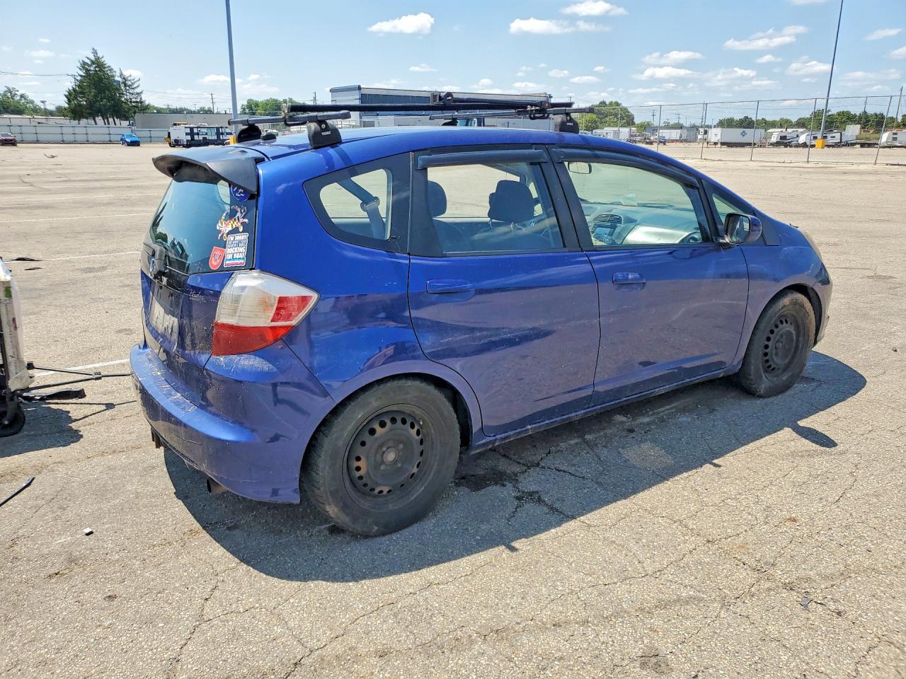 2013 Honda Fit Blue vin: JHMGE8H34DC045703