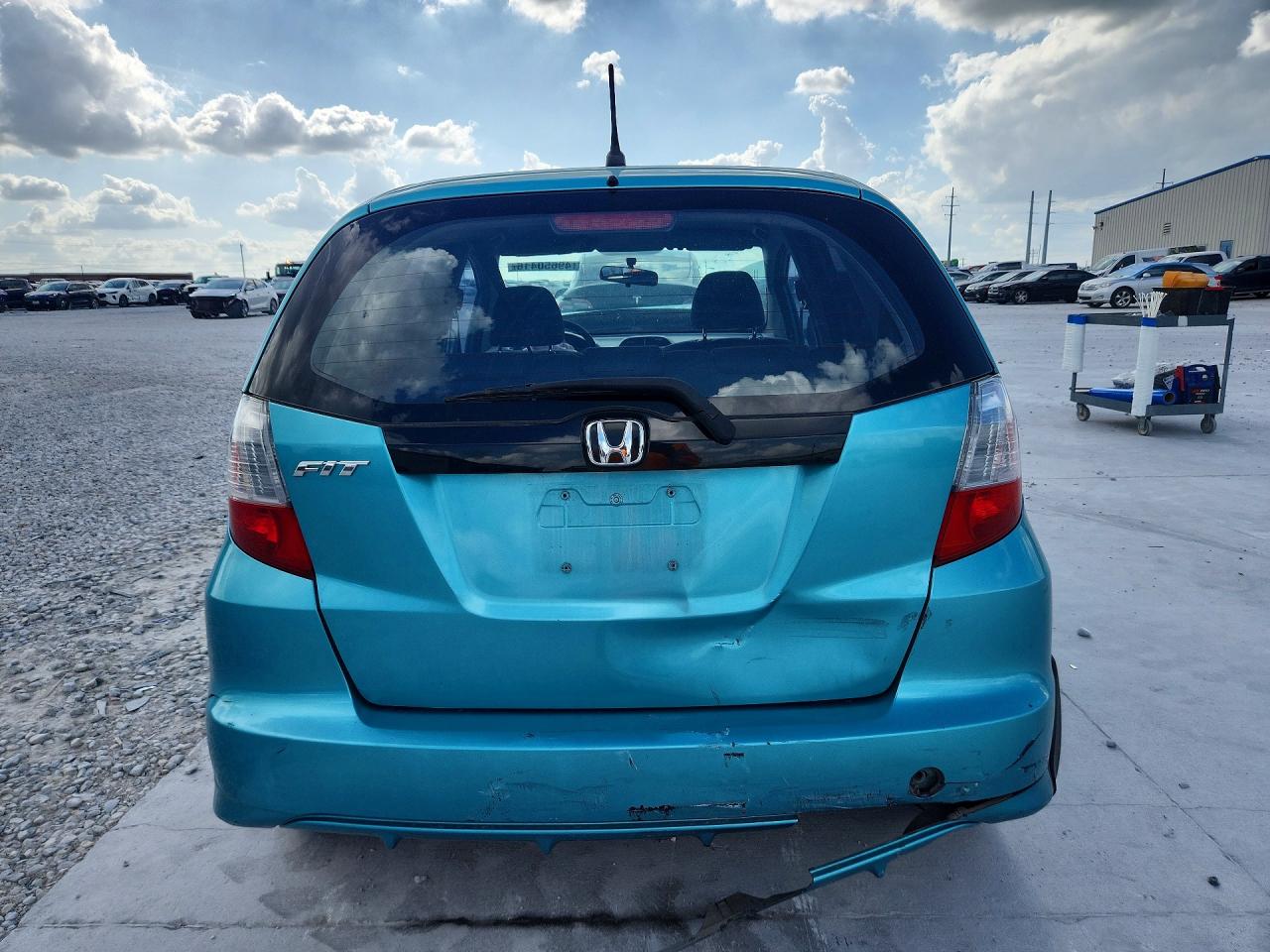 2013 Honda Fit Бирюзовый vin: JHMGE8H34DC055938