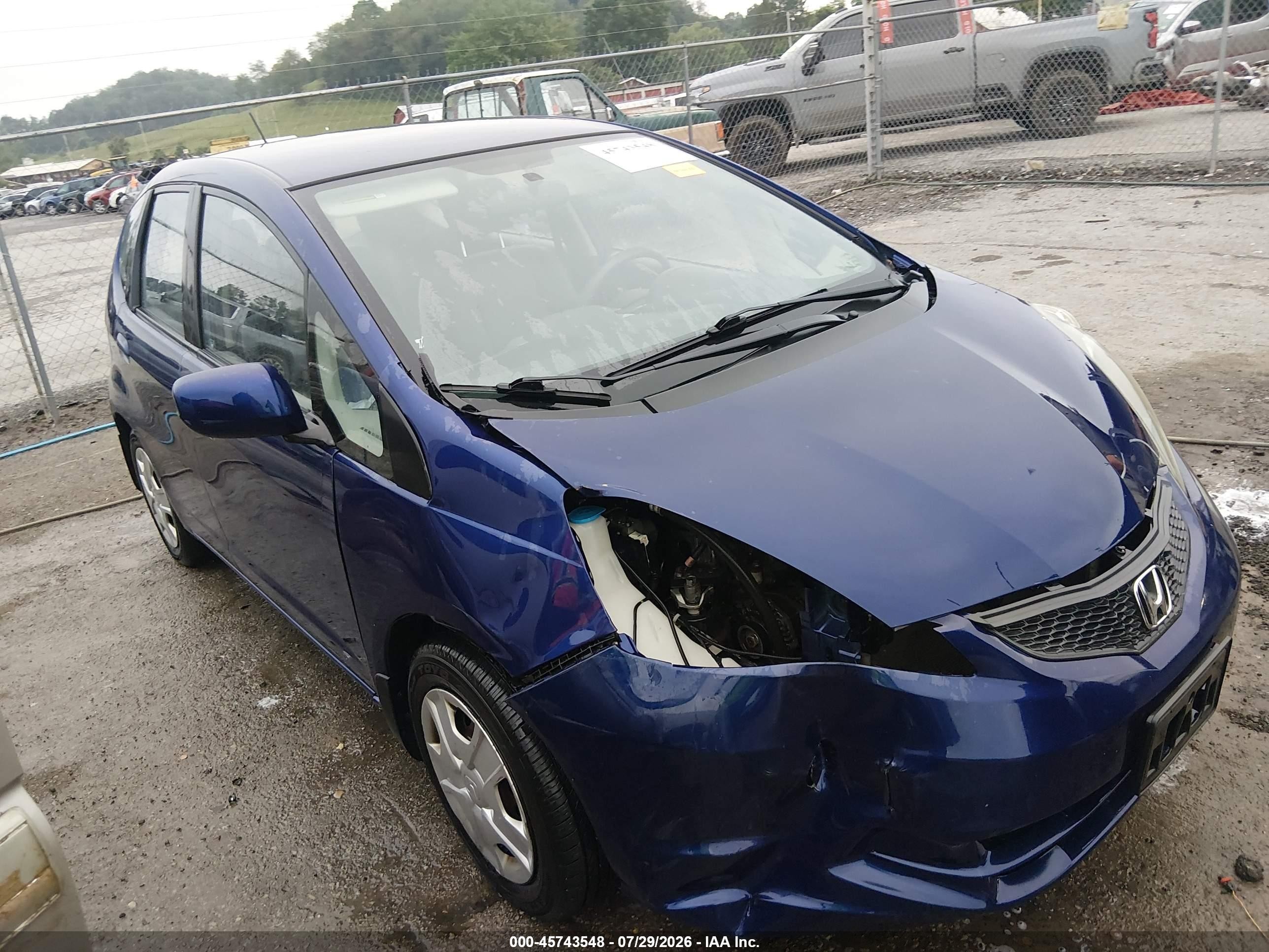 2013 Honda Fit   Синий vin: JHMGE8H34DC063411